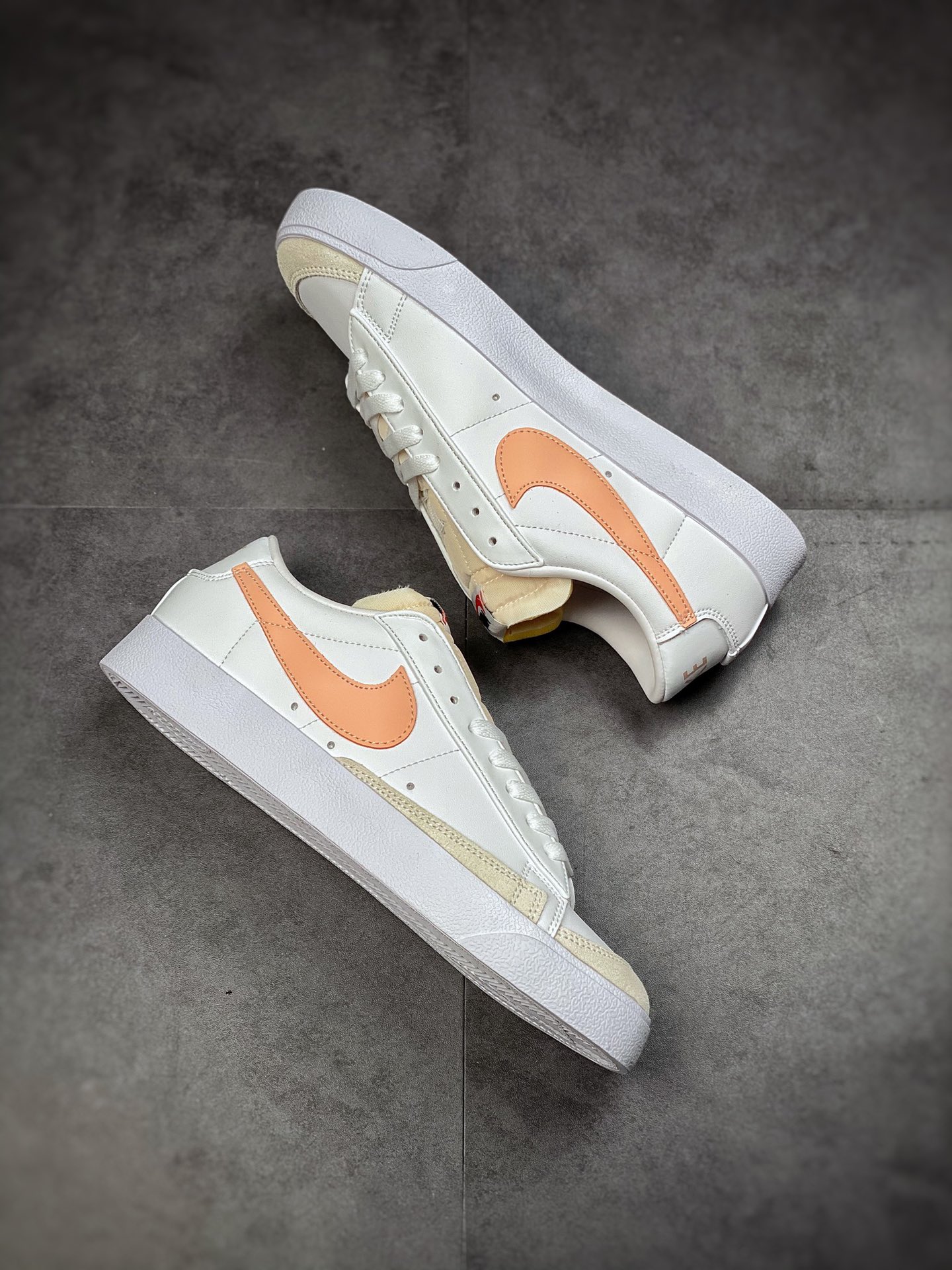 140  Nike Blazer Low Platform 白粉 此款运动鞋重现低调风格DJ0292-103