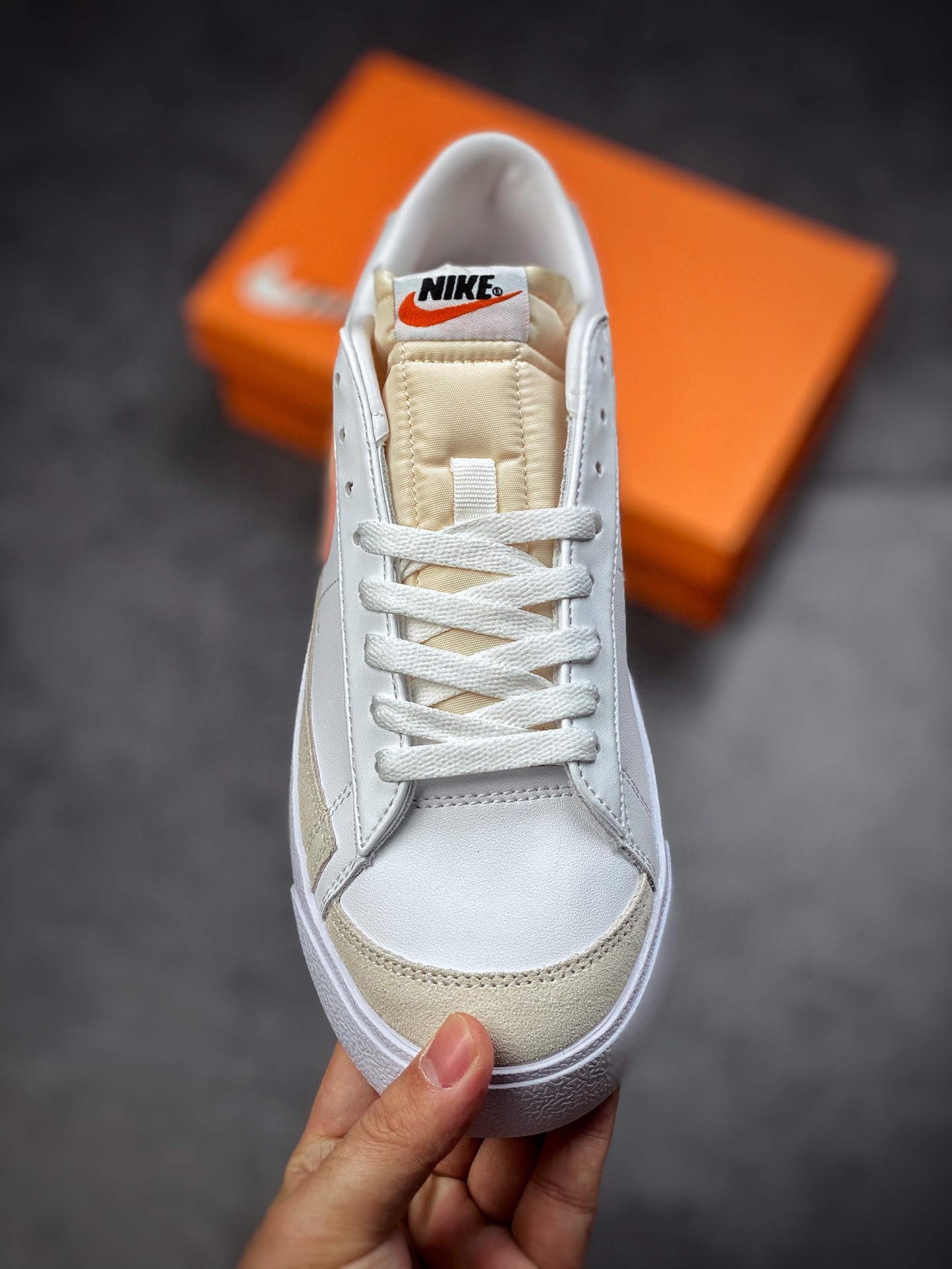 140  Nike Blazer Low Platform 白粉 此款运动鞋重现低调风格DJ0292-103