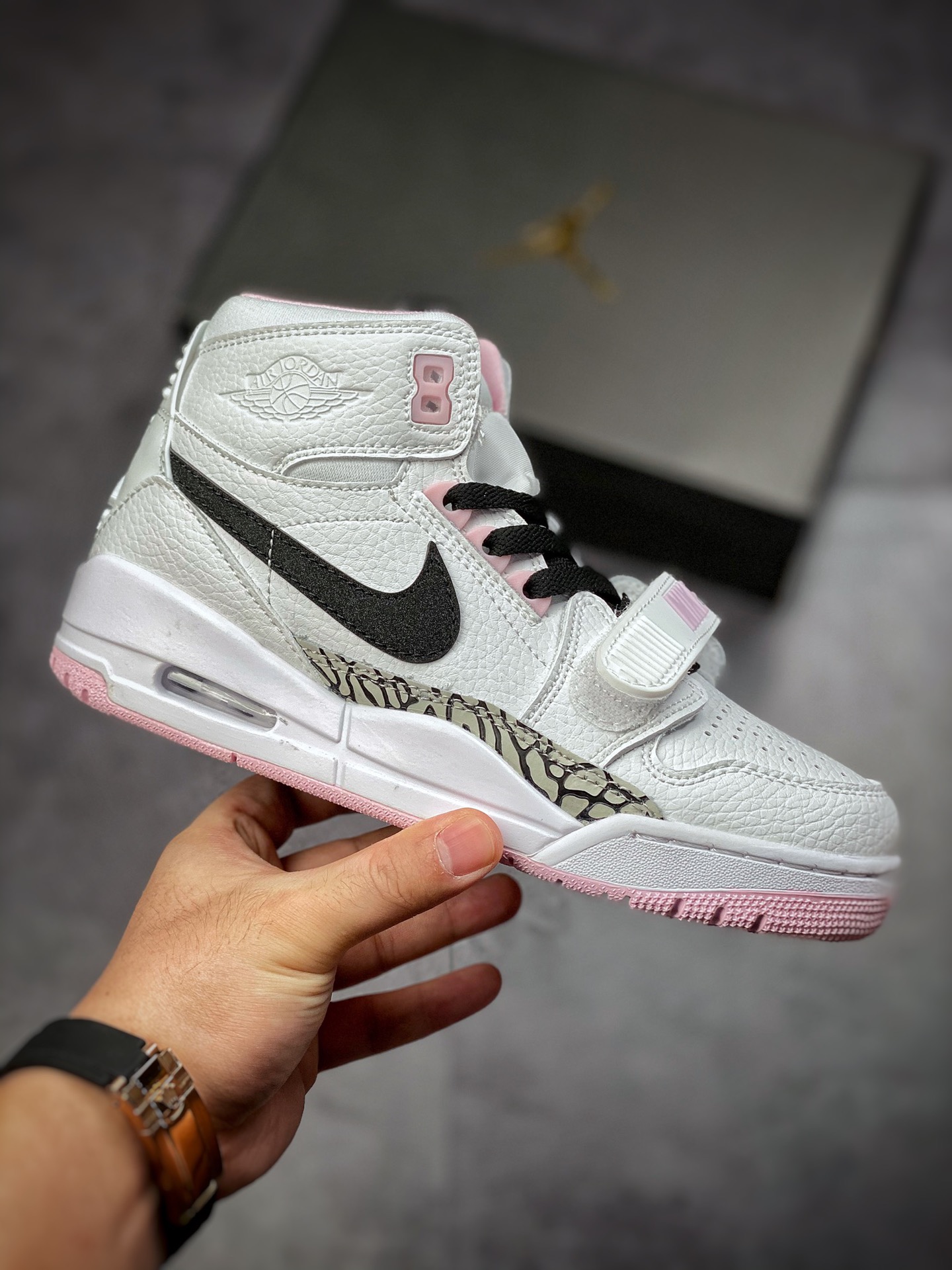 280   Air Jordan Legacy 312 高帮篮球鞋 白粉 货号：AT4040-106