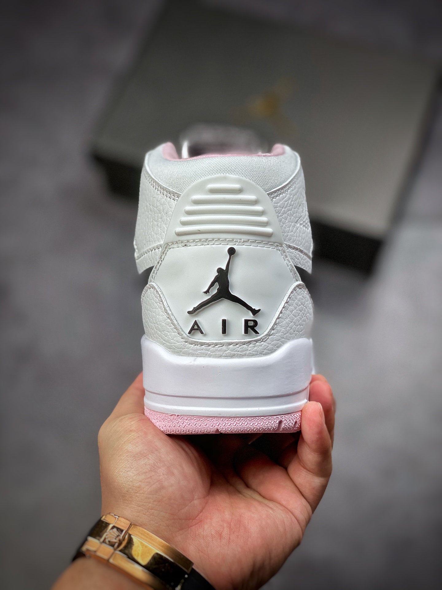 280   Air Jordan Legacy 312 高帮篮球鞋 白粉 货号：AT4040-106