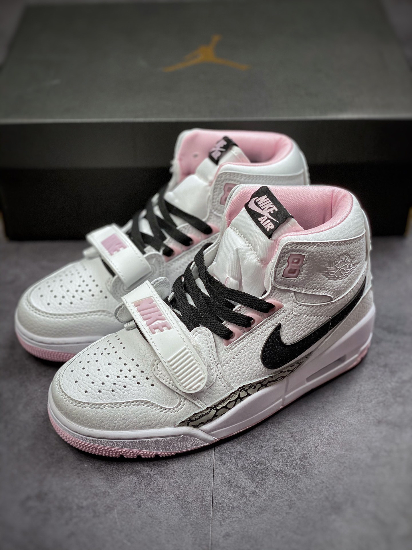 280   Air Jordan Legacy 312 高帮篮球鞋 白粉 货号：AT4040-106