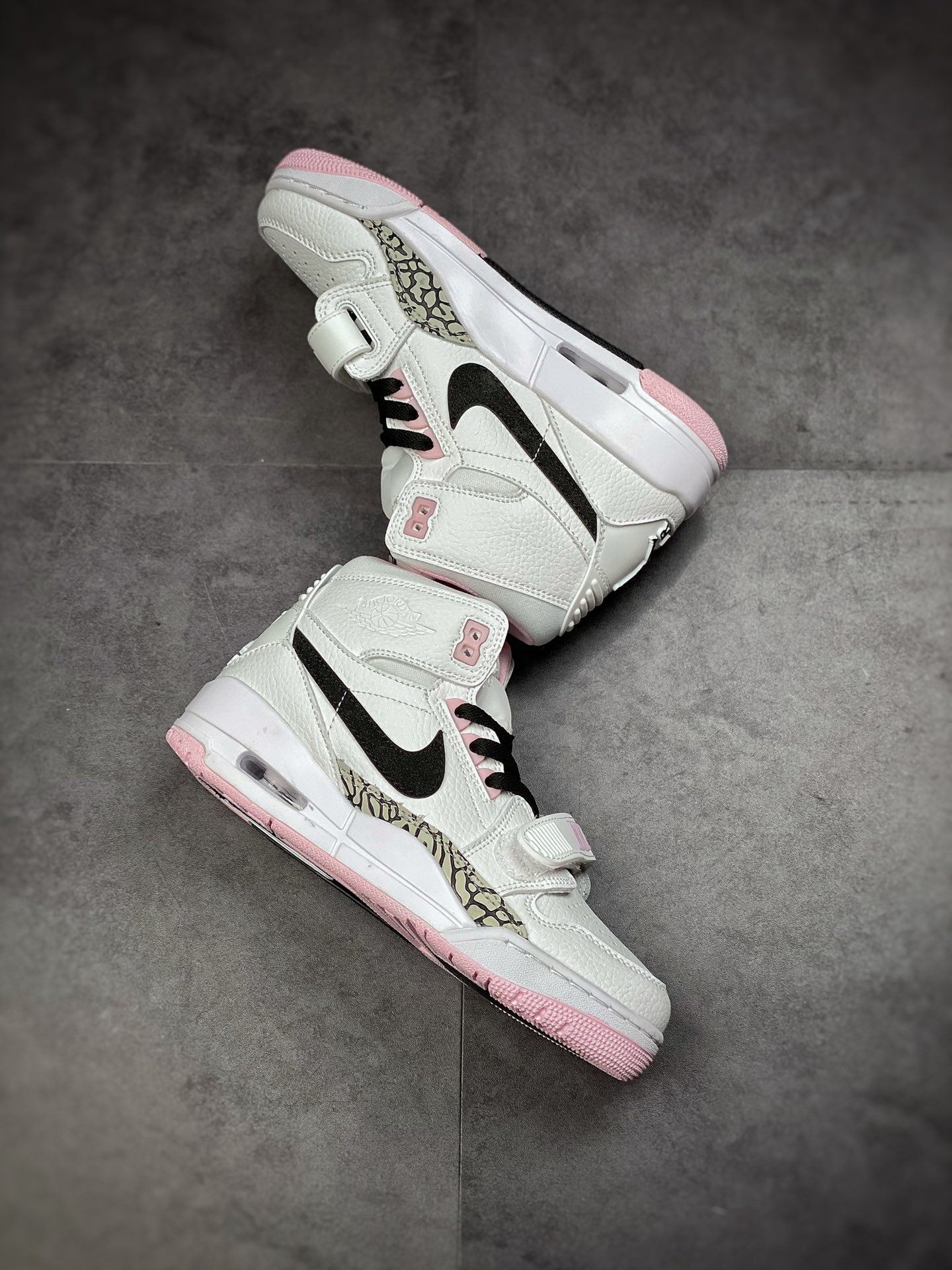 280   Air Jordan Legacy 312 高帮篮球鞋 白粉 货号：AT4040-106