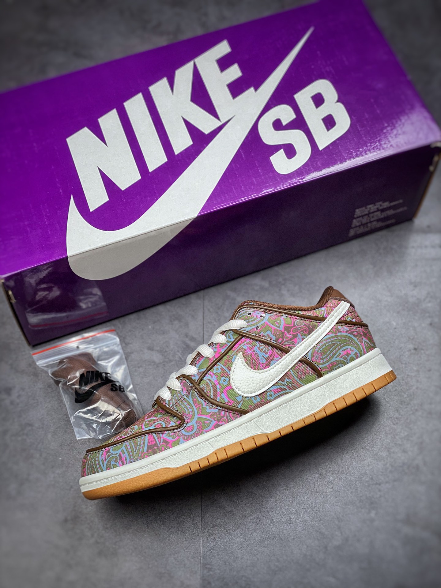 400  Nike SB Dunk Low “Paisley” 新腰果花 DH7534-200