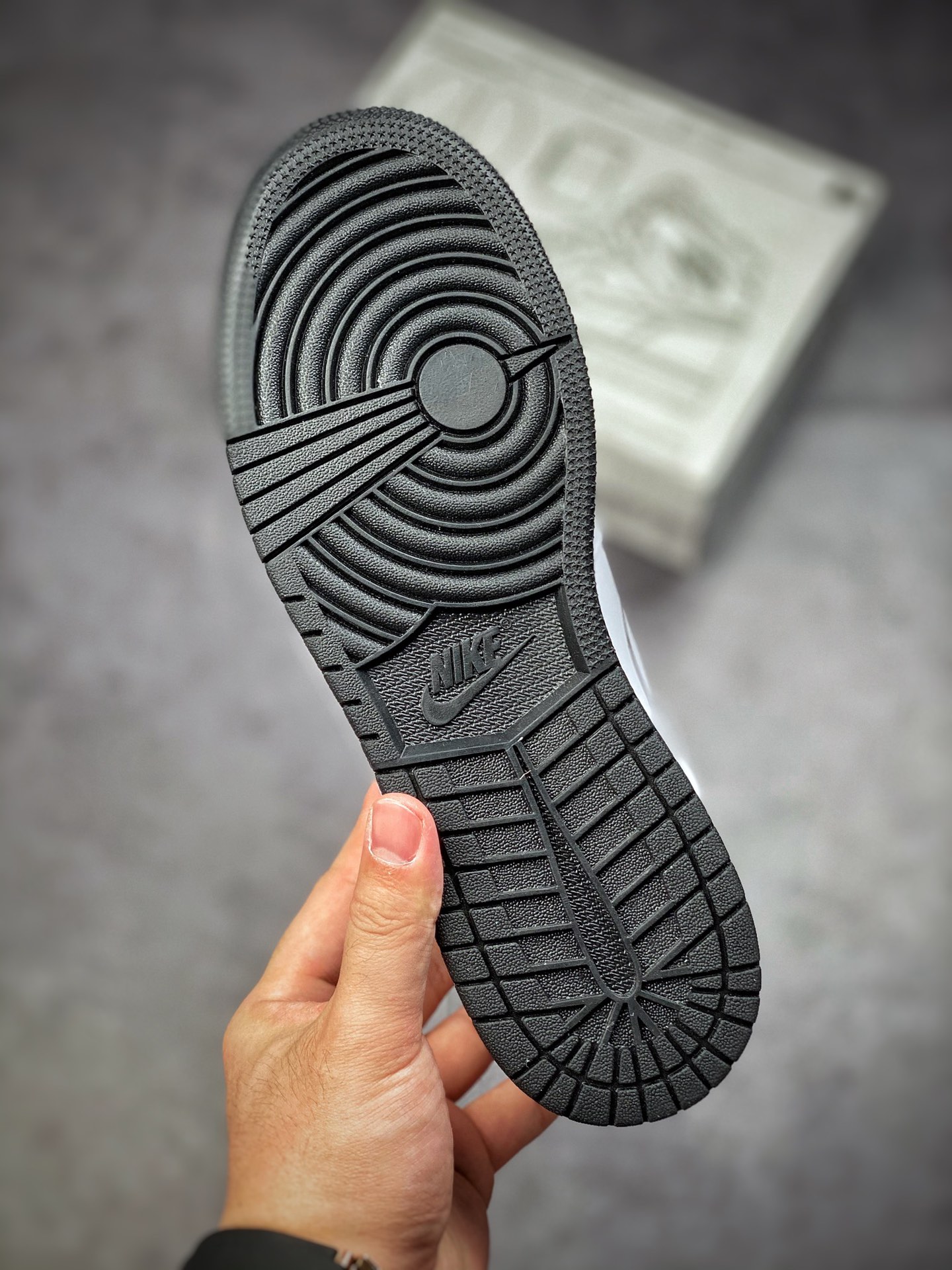 260  原装裸鞋级 市面最高工艺产物 Air Jordan 1 MID 纯原系列DQ1864-100