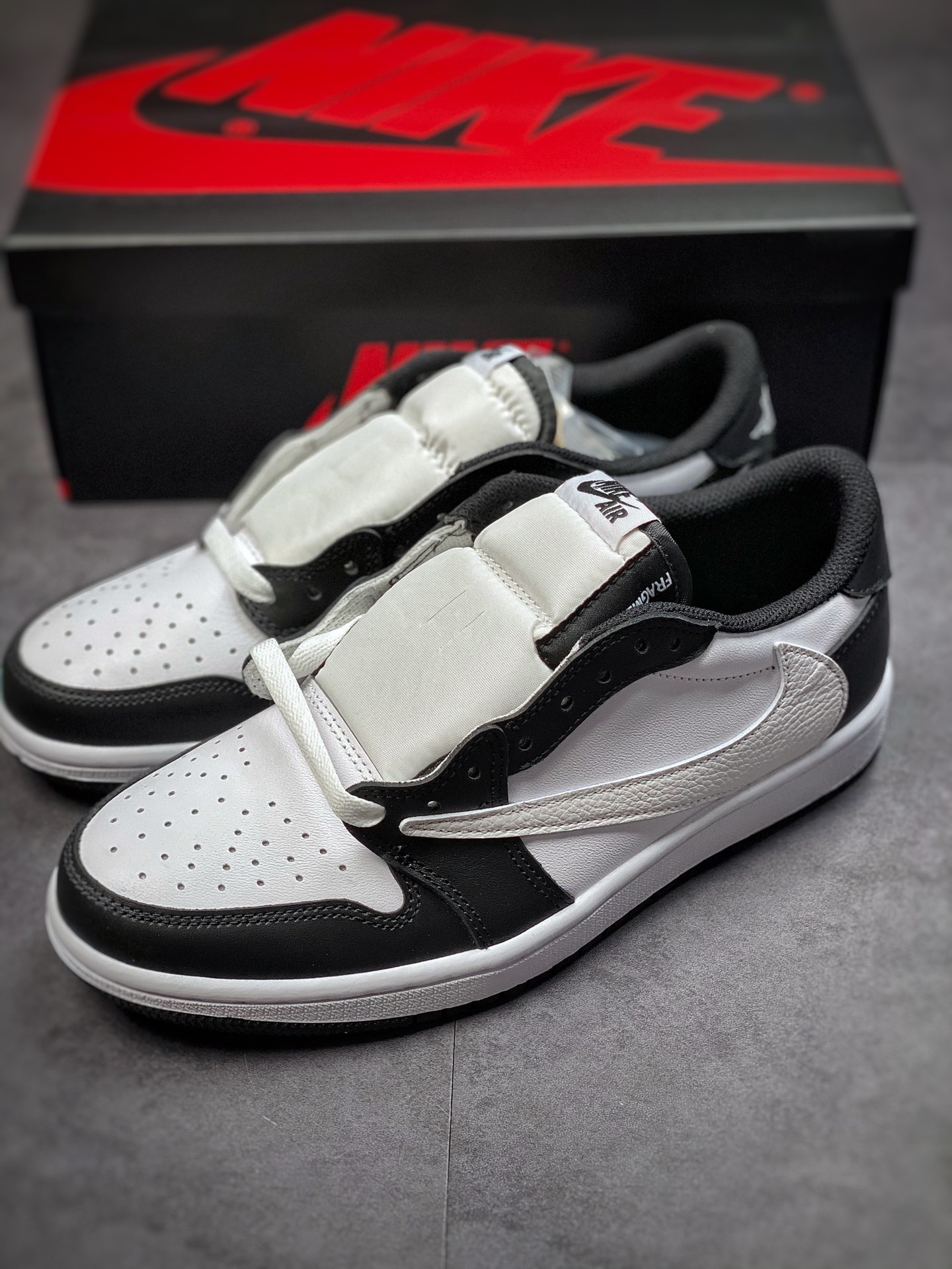 260  Travis Scott x Air Jordan 1 AJ1乔1 TS 联名倒钩 DM7866-010