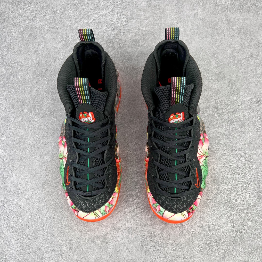 图片[2]-💰510 NK Air Foamposite One 天津喷 莞产原底面 公司渠道同模具 鞋型发泡360度无死角 双层Zoom气垫植入 中底完美注胶 搭载原厂碳纤维材质 诞生于1997年的NK Air Foamposite系列可以说是整个球鞋历史上最为经典的系列之一 也就是我们常说的“喷”和“泡” 其中“喷”由Foamposite One代言人Penny的英文音译而来 而“泡”则来源于另一款鞋型 Foamposite Pro中\”pro\”的音译 在诞生初期 由于高昂的造价以及超前的外形 Foamposite系列的反对者不在少数 甚至有人认为这款鞋会毁掉整个球鞋行业 但事实证明这双灵感来自于甲虫 自带“黑科技”鞋面以及双层Zoom+大块碳板的太空球鞋不仅受到了大众的接受与追捧 并且成功的影响了篮球鞋的发展 SIZE：38.5 39 40 40.5 41 42 42.5 43 44 44.5 45 46 编码：by5936080-运动鞋