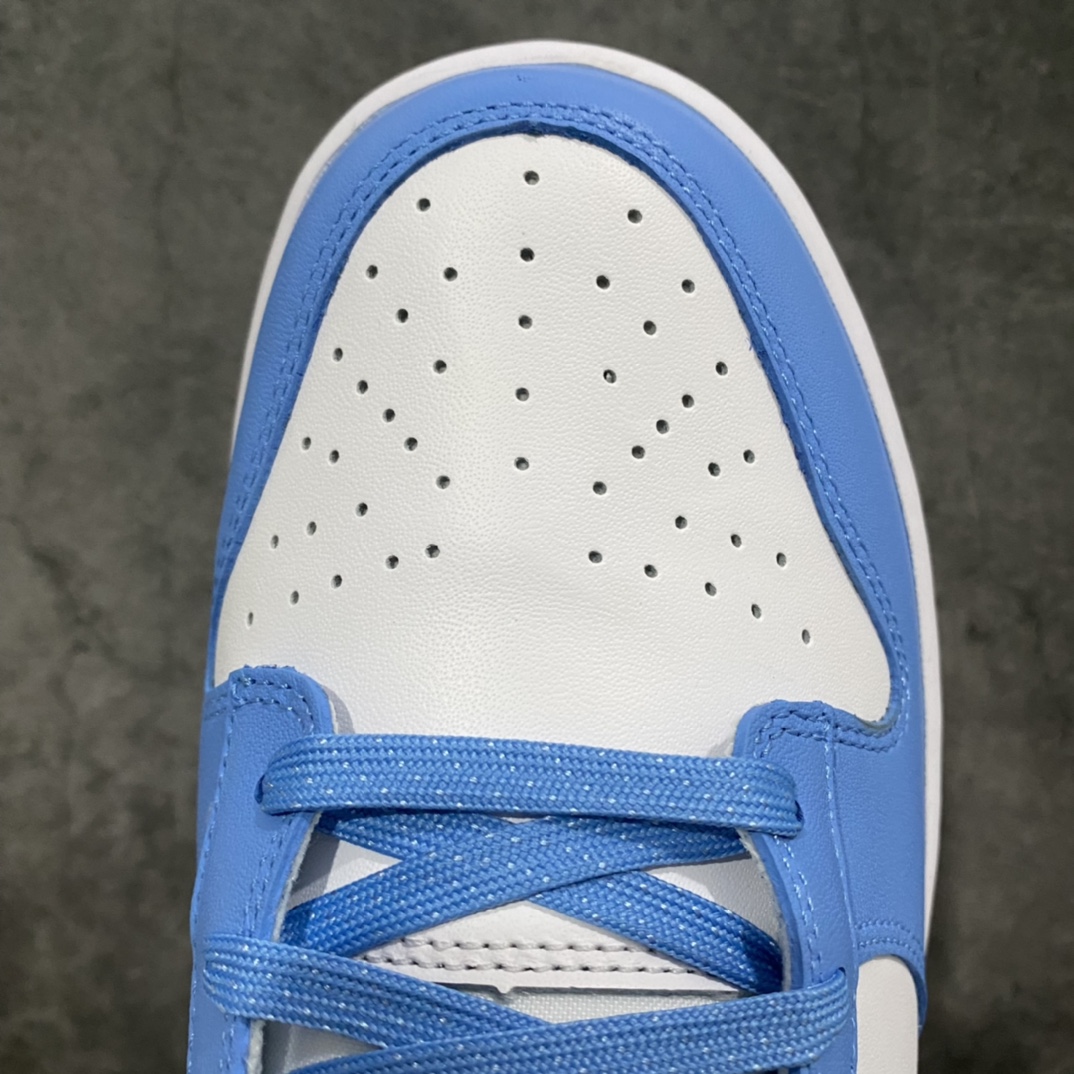 图片[5]-K版纯原Dunk 大学蓝 性价比中的天花板存在 没有之一 货号：DD1391-102 原厂Sadesa D7 皮料 厚度1.45CM 细纹排气孔完全一致 全套原楦原模倾力打造完美版型 独家原厂航空铝磨具打磨大底 鞋头坡度极致还原 无解鞋型 原盒原配 圈内天花板工艺 原厂冲刀 超高清洁度 全鞋零毛边皮料切割 采用原厂百宏鞋带以及原厂百宏织唛舌标 内标可供原厂几率过验 原厂中底布黄色点胶 原厂中底布拉帮走线遵循公司‼️ 尺码：35.5 36 36.5 37.5 38 38.5 39 40 40.5 41 42 42.5 43 44 44.5 45 46 47.5-选品中心
