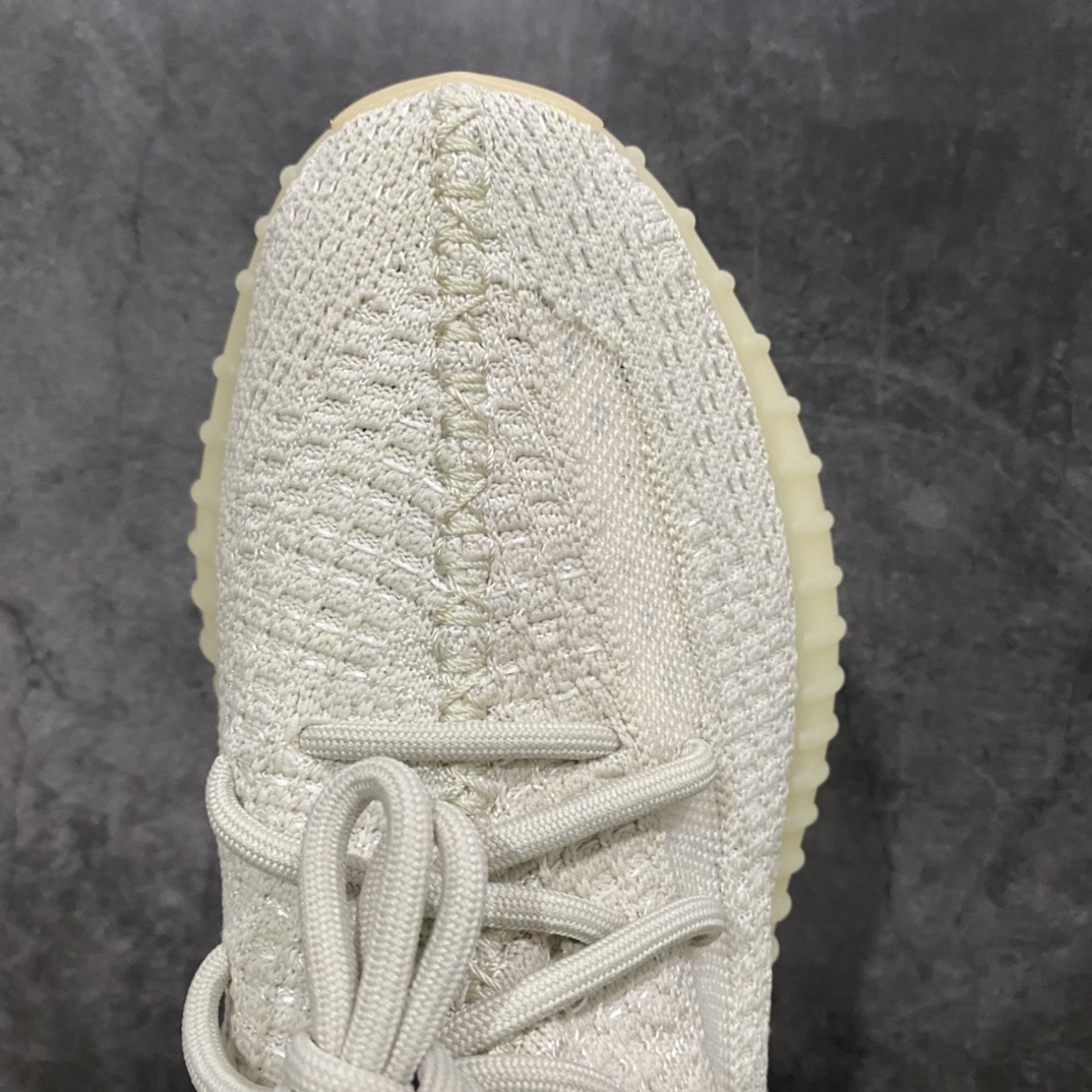 图片[5]-S2版本Yeezy350v2 Light白黄变色GY3438 此版本的yeezy有的配色做的很好，有的配色做的比较一般，这个配色做的就很不错，这个版本出货都是最快的，而且配色非常齐全，属于中高端版本，终端💪🏻 尺码：36-48-选品中心