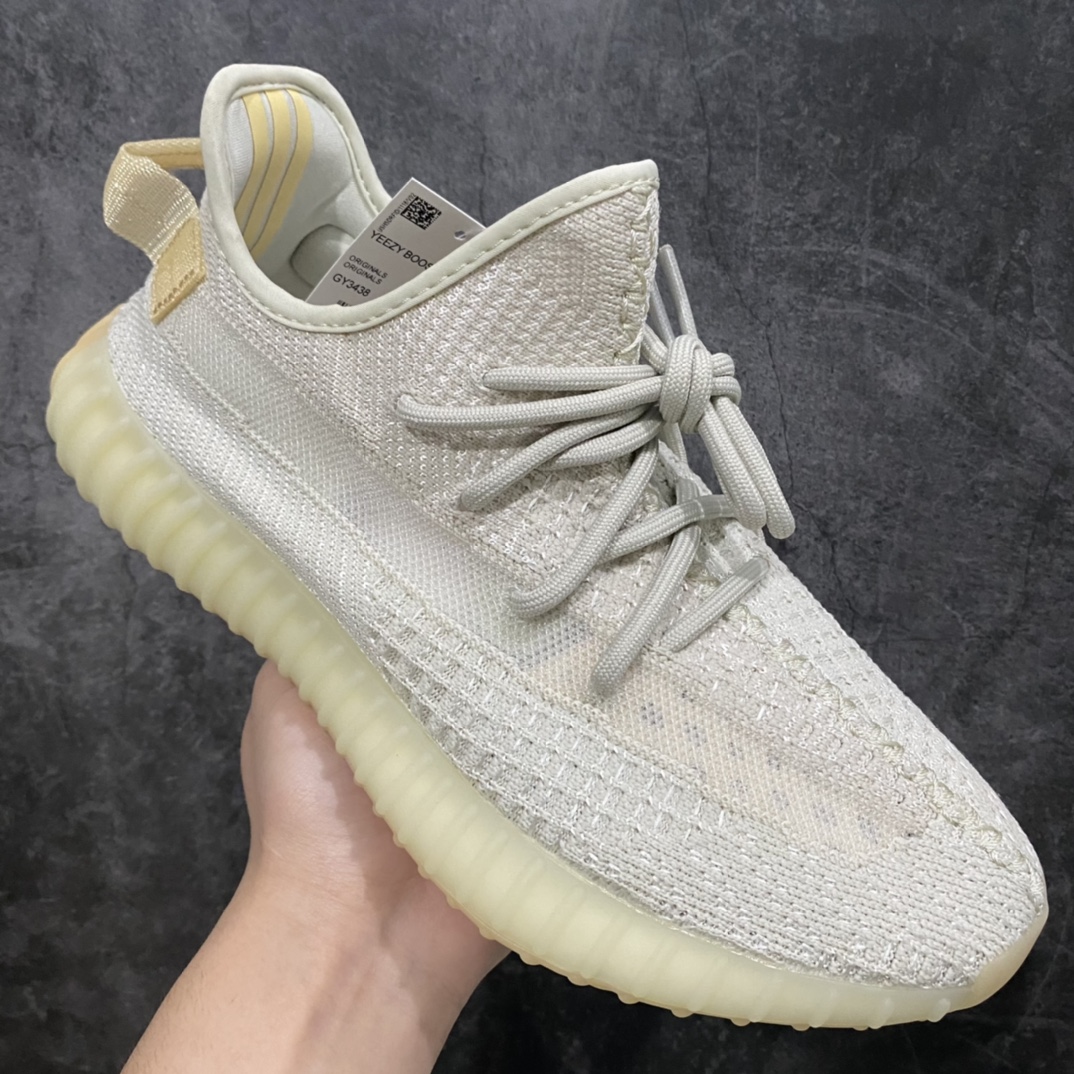 图片[4]-S2版本Yeezy350v2 Light白黄变色GY3438 此版本的yeezy有的配色做的很好，有的配色做的比较一般，这个配色做的就很不错，这个版本出货都是最快的，而且配色非常齐全，属于中高端版本，终端💪🏻 尺码：36-48-选品中心