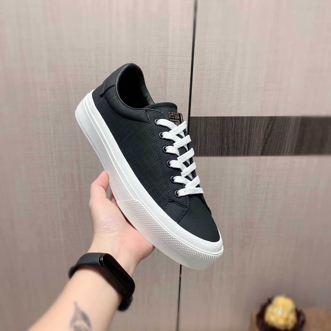 I0   原版1:1  纪梵希 Givenchy * 官网•同款高•版本最新•爆款休闲鞋，专柜1:1。顶端品牌[勾引]奢侈～代购，顶级～质量。专柜同卖产品[强]鞋面選用进口透气牛皮搭配材质➕透气羊皮内里•精细做工。原版个性时尚柔软橡膠耐磨防滑大底，上脚轻巧舒适，实物拍摄🎬實物更好看，0178广州码: 38-44，黑色，白色可选