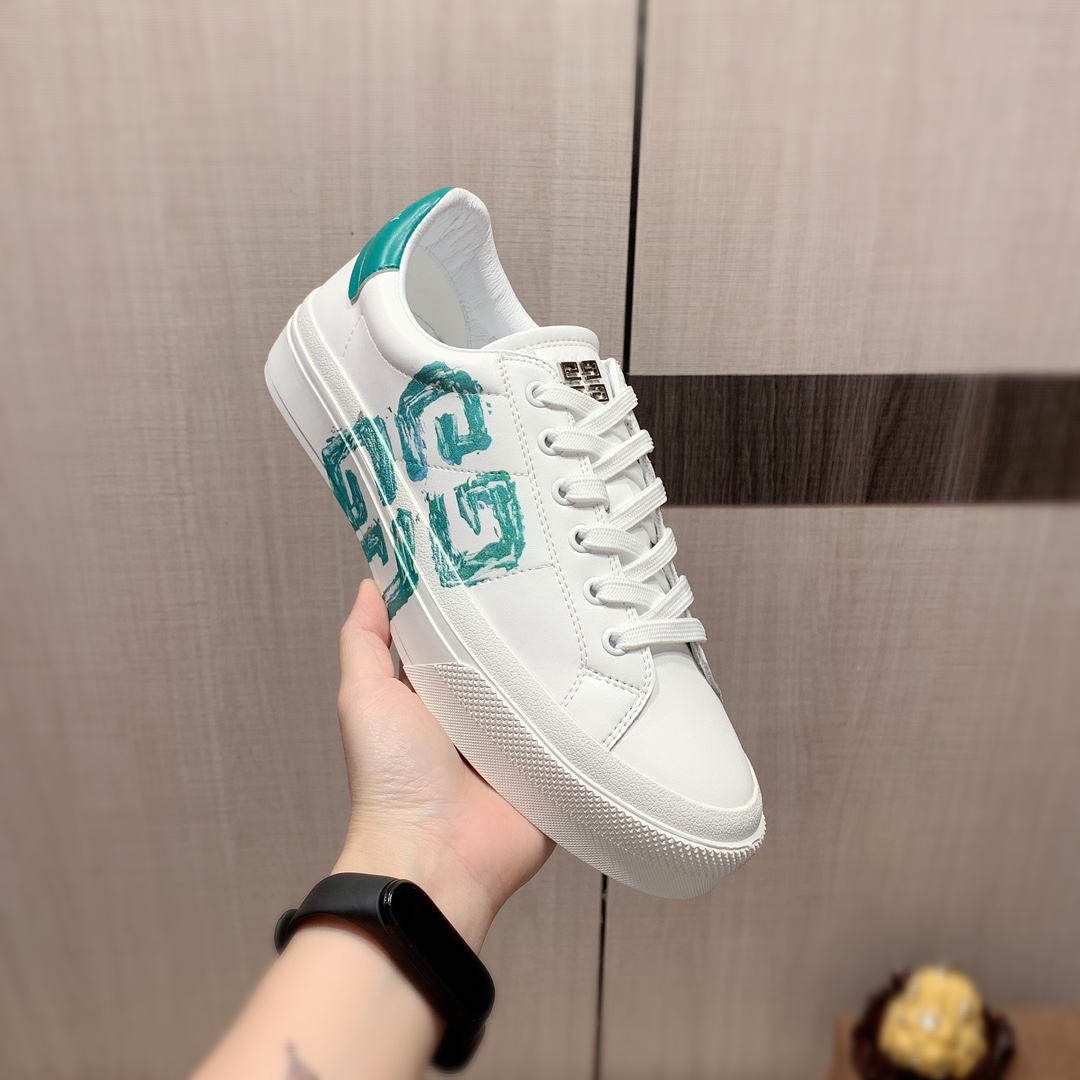 I5   原版1:1  纪梵希 Givenchy * 官网•同款高•版本最新•爆款休闲鞋，专柜1:1。顶端品牌[勾引]奢侈～代购，顶级～质量。专柜同卖产品[强]鞋面選用进口透气牛皮搭配材质➕透气羊皮内里•精细做工。原版个性时尚柔软橡膠耐磨防滑大底，上脚轻巧舒适，实物拍摄🎬實物更好看，0178广州码: 38-44，黑色，白色可选