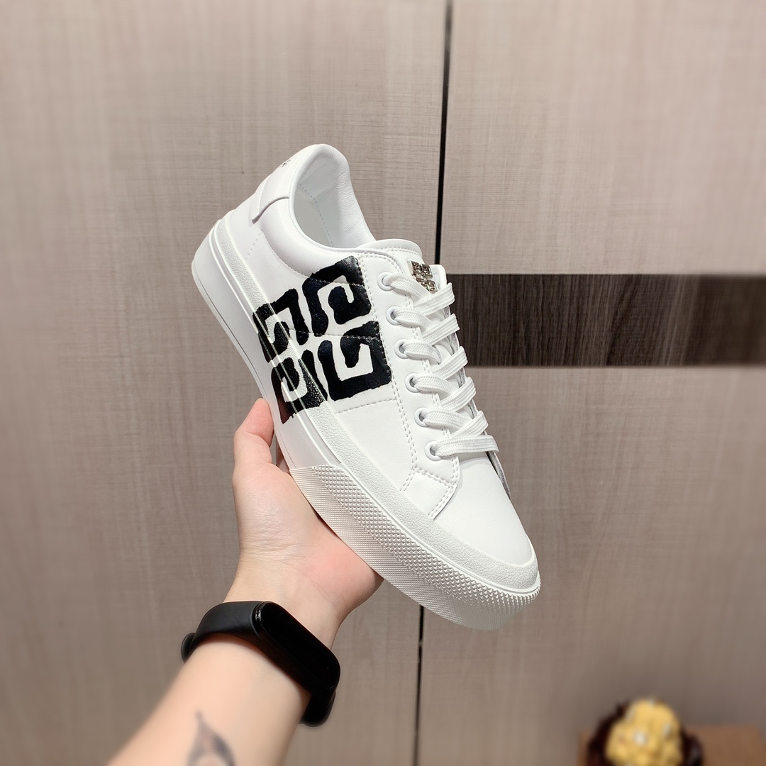 I5   原版1:1  纪梵希 Givenchy * 官网•同款高•版本最新•爆款休闲鞋，专柜1:1。顶端品牌[勾引]奢侈～代购，顶级～质量。专柜同卖产品[强]鞋面選用进口透气牛皮搭配材质➕透气羊皮内里•精细做工。原版个性时尚柔软橡膠耐磨防滑大底，上脚轻巧舒适，实物拍摄🎬實物更好看，0178广州码: 38-44，黑色，白色可选