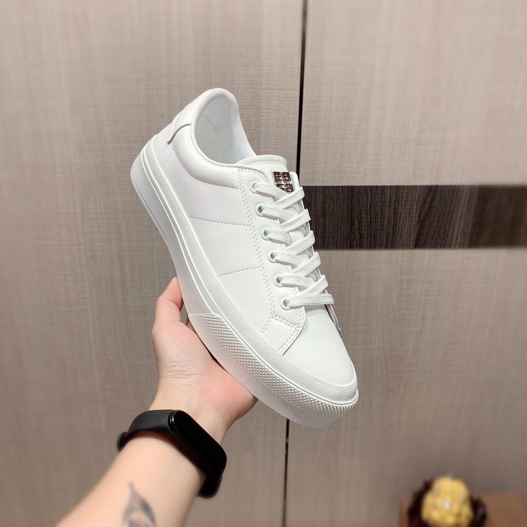 I0   原版1:1  纪梵希 Givenchy * 官网•同款高•版本最新•爆款休闲鞋，专柜1:1。顶端品牌[勾引]奢侈～代购，顶级～质量。专柜同卖产品[强]鞋面選用进口透气牛皮搭配材质➕透气羊皮内里•精细做工。原版个性时尚柔软橡膠耐磨防滑大底，上脚轻巧舒适，实物拍摄🎬實物更好看，0178广州码: 38-44，黑色，白色可选