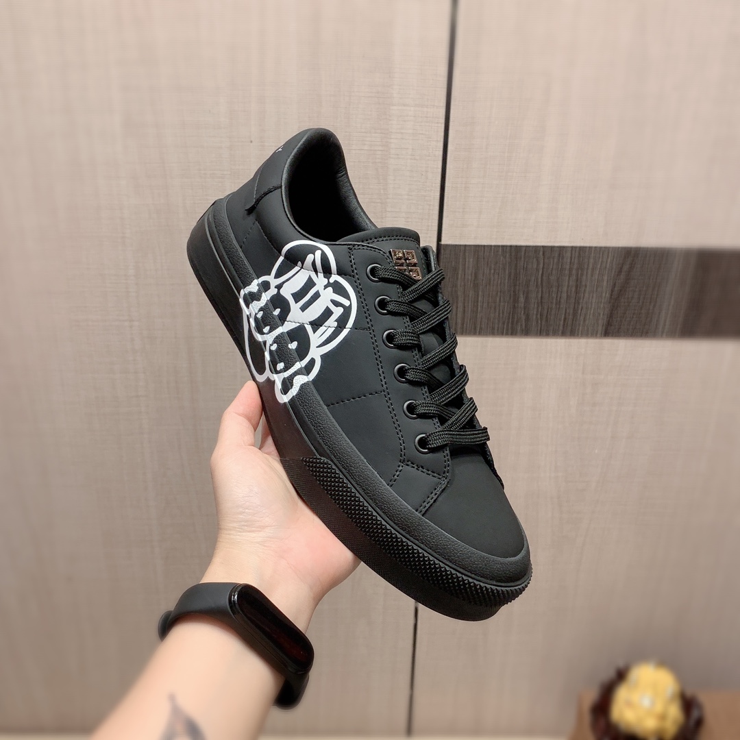 I5   原版1:1  纪梵希 Givenchy * 官网•同款高•版本最新•爆款休闲鞋，专柜1:1。顶端品牌[勾引]奢侈～代购，顶级～质量。专柜同卖产品[强]鞋面選用进口透气牛皮搭配材质➕透气羊皮内里•精细做工。原版个性时尚柔软橡膠耐磨防滑大底，上脚轻巧舒适，实物拍摄🎬實物更好看，0178广州码: 38-44，黑色，白色可选