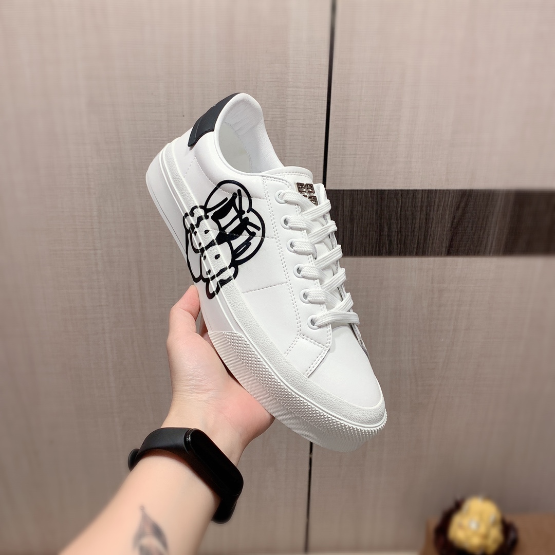 I5   原版1:1  纪梵希 Givenchy * 官网•同款高•版本最新•爆款休闲鞋，专柜1:1。顶端品牌[勾引]奢侈～代购，顶级～质量。专柜同卖产品[强]鞋面選用进口透气牛皮搭配材质➕透气羊皮内里•精细做工。原版个性时尚柔软橡膠耐磨防滑大底，上脚轻巧舒适，实物拍摄🎬實物更好看，0178广州码: 38-44，黑色，白色可选