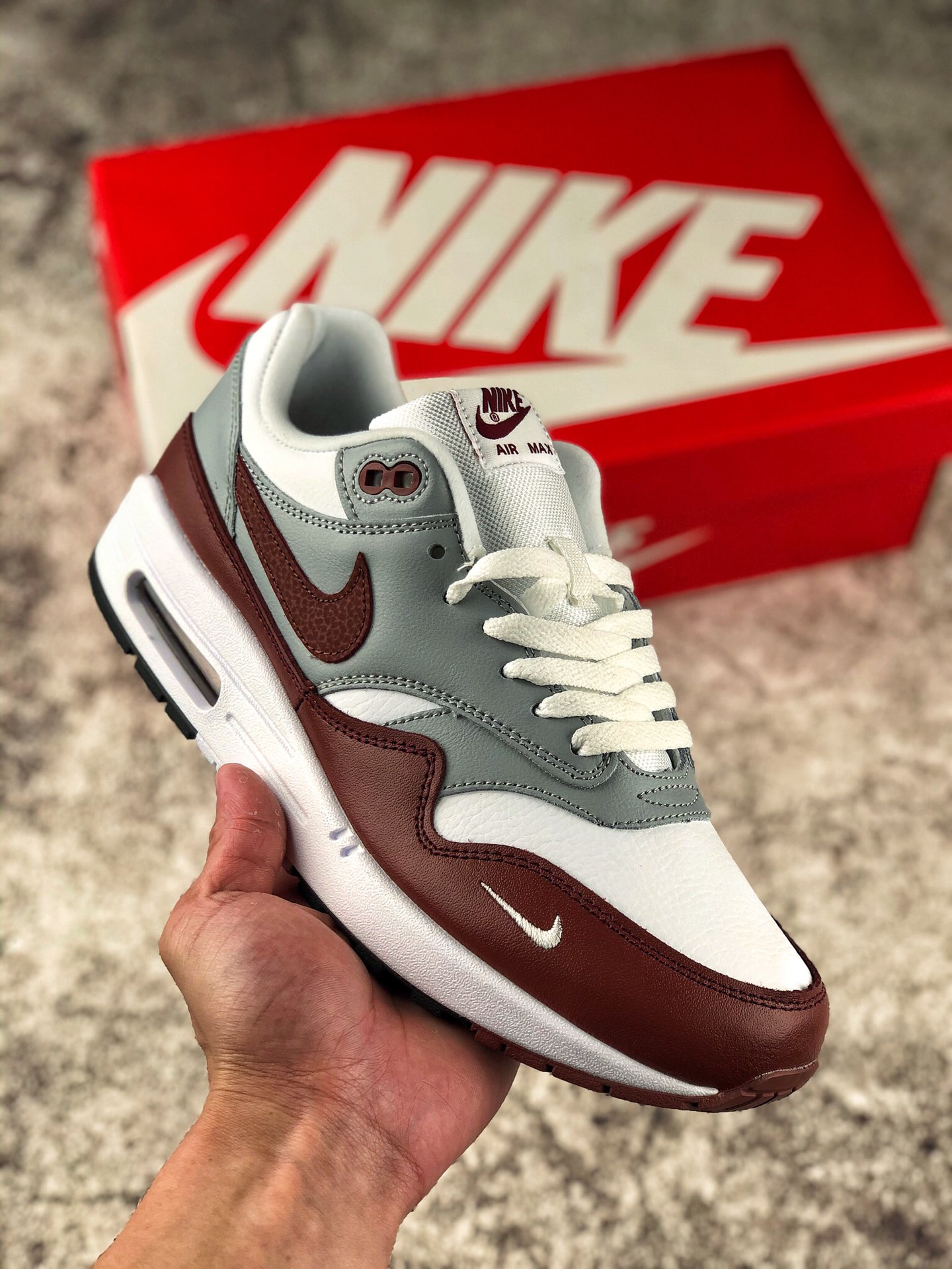 本地自取 终端放店
公司级耐克 Nike Air Max 1 Premium 