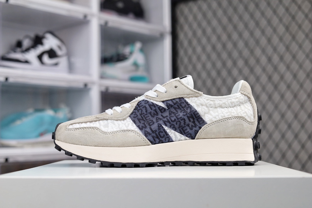 G5 男女鞋真标半码制原楦原纸版开发版型采用丝光猪巴革麂皮及透气网纱料拼接构成中底高弹EVA发泡材质加持满丁防滑橡胶外底上世纪 70 年代的意大利街头风格NB新百伦New Balance MS327系列复古休闲运动慢跑鞋“网纱提花海盐灰白黑”996YF