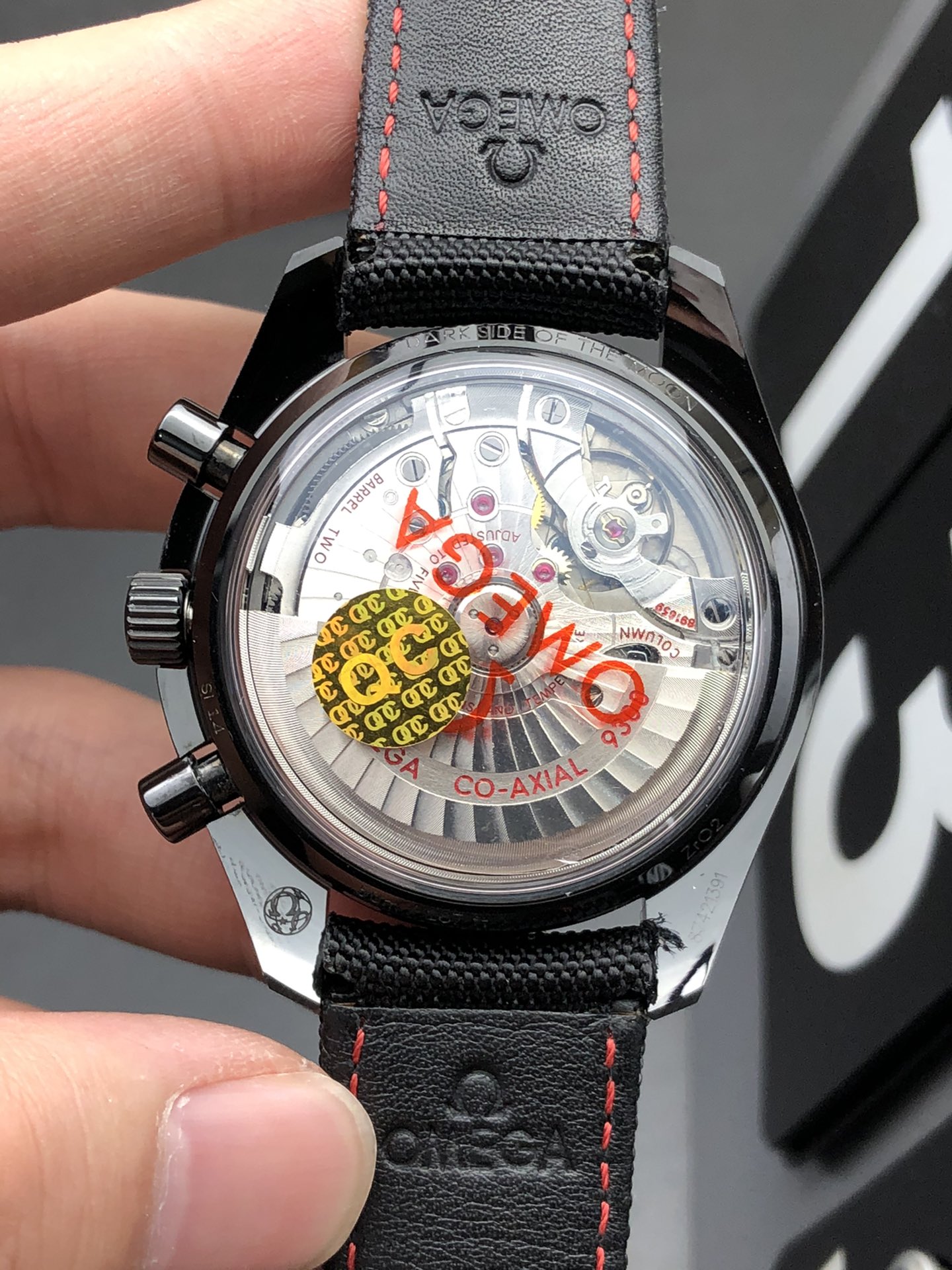 Omega OM 陶瓷超霸