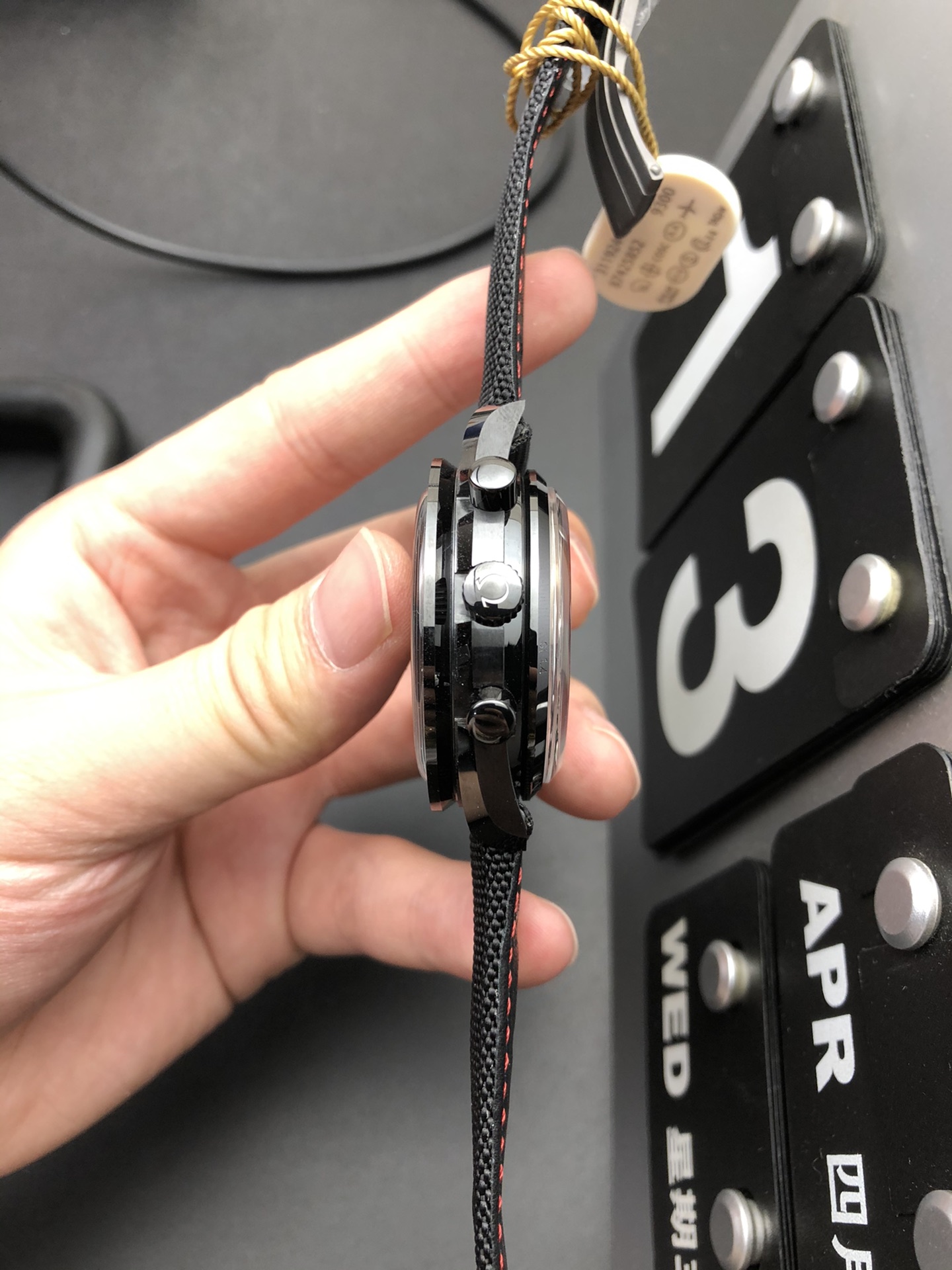 Omega OM 陶瓷超霸