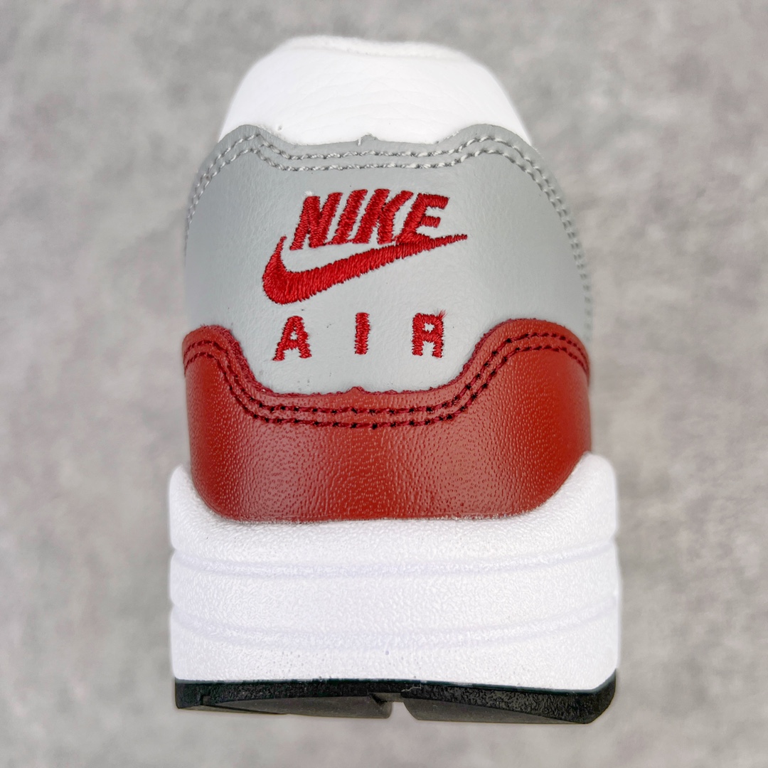 图片[8]-零售💰230 ＃超级福利‼NK Air Max 1 初代复古气垫慢跑鞋 DB5074-101由Tinker Hatfeld和Mark Parker在1987年设计 灵感来自于巴黎蓬皮杜中心 在参观了蓬皮杜中心之后提出了Air Max的标志性开窗可视气垫的理念 并将其实际开发成功 是NK史上第一双可视气垫跑鞋 凭借着Air Max气垫带来的舒适脚感和鞋面面料上的不断精进才使得Air Max 1在现如今都是复古慢跑鞋的首选 深厚的历史渊源 独特的流线形设计 极为复古的外观使得它深受鞋迷的喜爱 SIZE：36 36.5 37.5 38 38.5 39 40 40.5 41 42 42.5 43 44 44.5 45 46 47.5 编码：by2936030-运动鞋