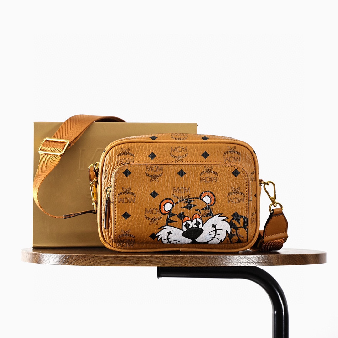 J0  MCM2022虎年相机包