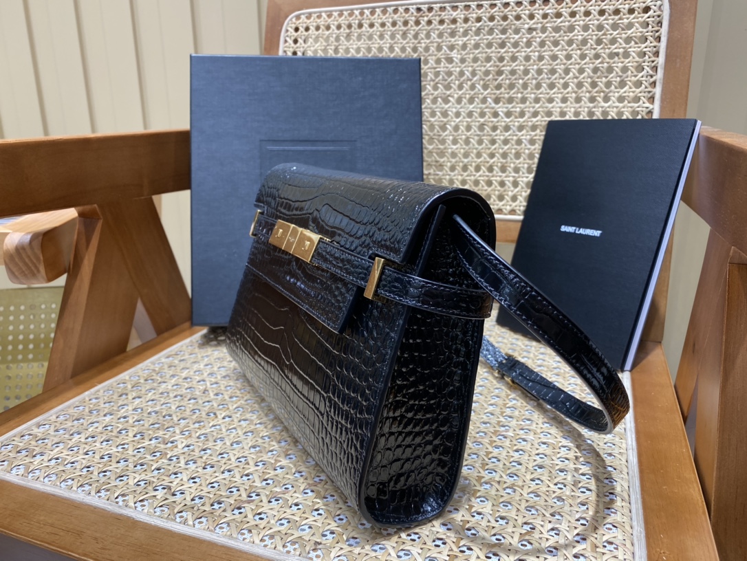 YSL 𝙈𝙖𝙣𝙝𝙖𝙩𝙩𝙖𝙣 𝟮𝟰𝙘𝙢 鳄鱼纹法棍包 675626黑色/金扣