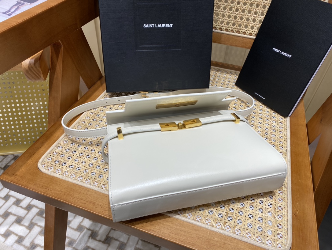 YSL 𝙈𝙖𝙣𝙝𝙖𝙩𝙩𝙖𝙣 𝟮𝟰𝙘𝙢 牙签纹法棍包 675626白色/金扣