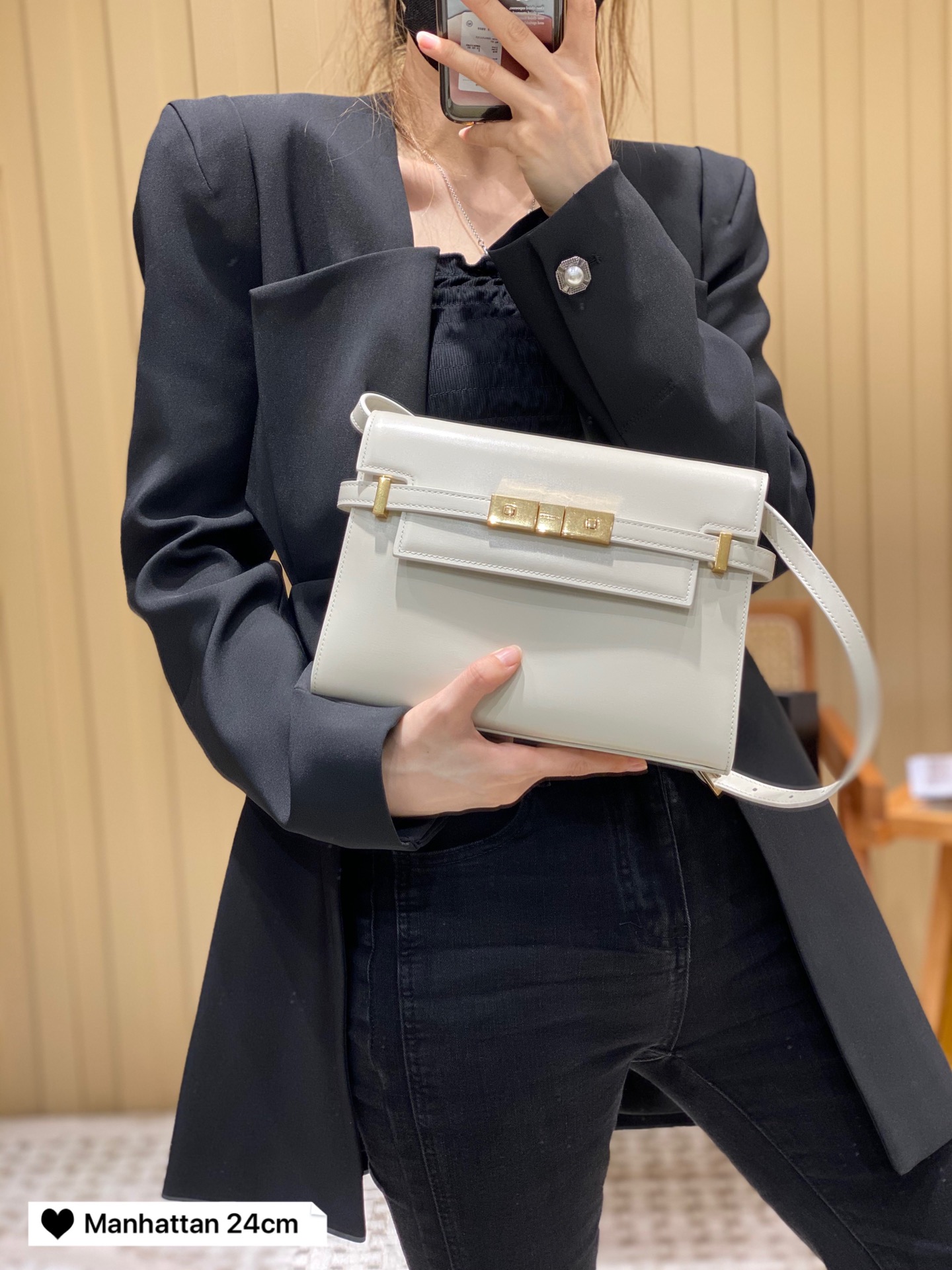 YSL 𝙈𝙖𝙣𝙝𝙖𝙩𝙩𝙖𝙣 𝟮𝟰𝙘𝙢 牙签纹法棍包 675626白色/金扣