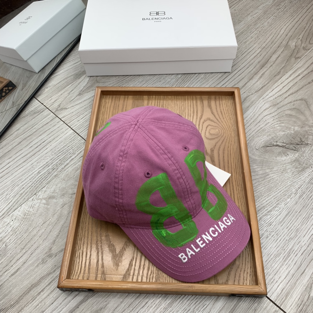 。巴黎ba。【配防尘袋】新品棒球帽！材质：纯棉！透气性好！春天挡风，夏天防晒必备单品！颜色大气！款式新颖