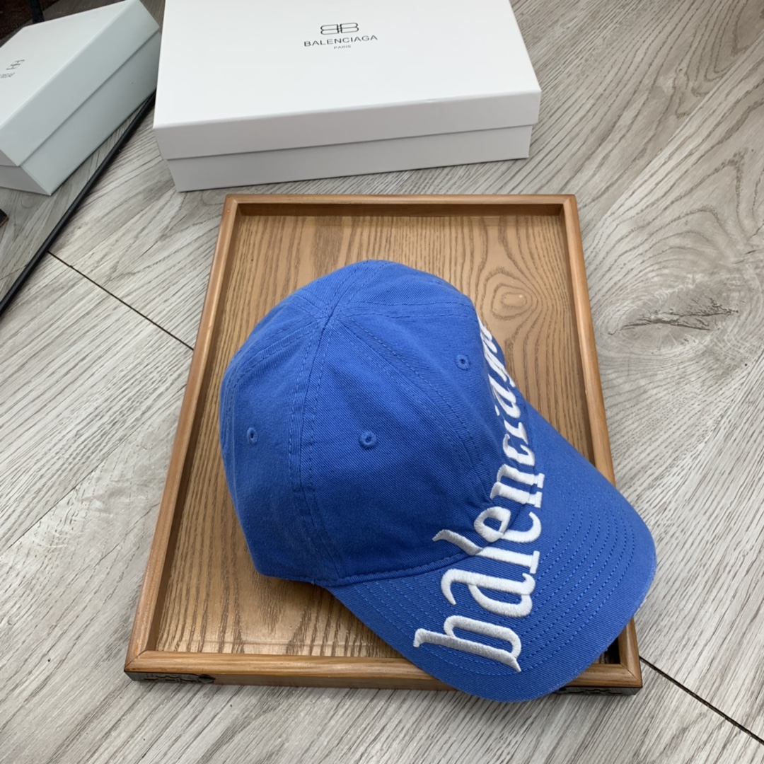 。巴黎ba。【配防尘袋】新品棒球帽！材质：纯棉！透气性好！春天挡风，夏天防晒必备单品！颜色大气！款式新颖