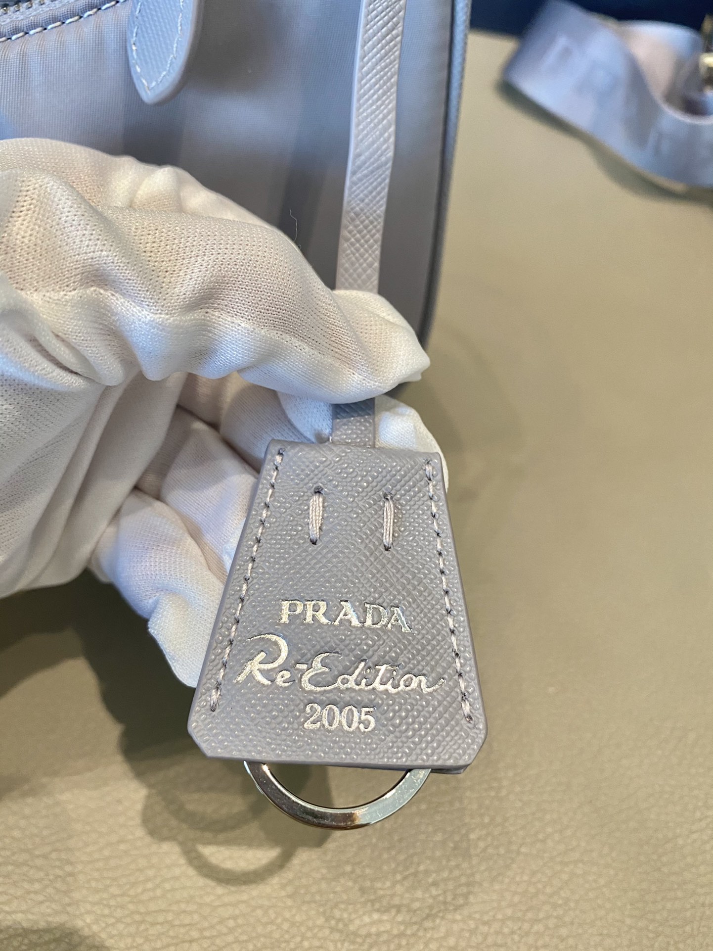 PRADA普拉达进口原厂降落伞布料月亮形中古包1NE204