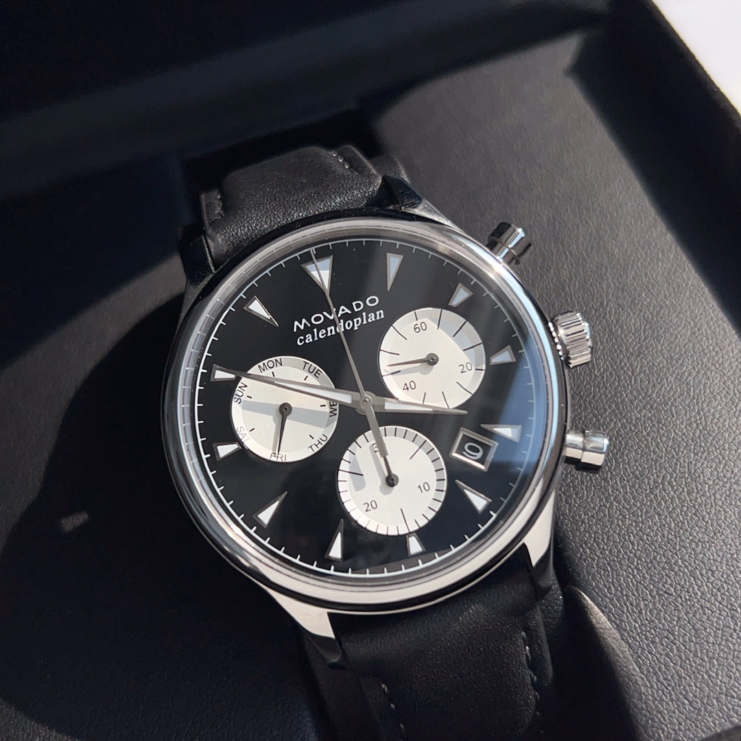 Часы Movado