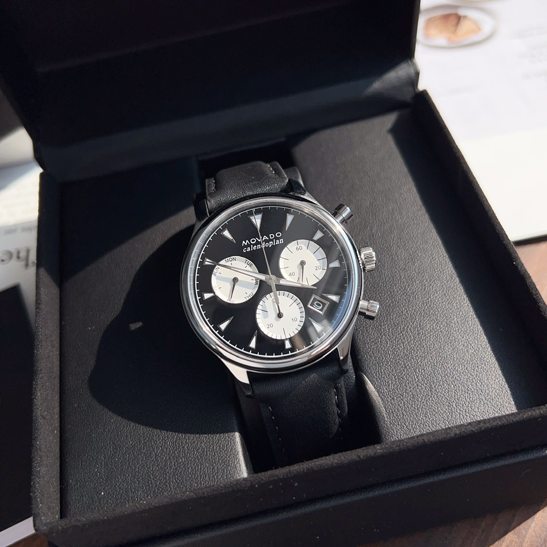 Часы Movado