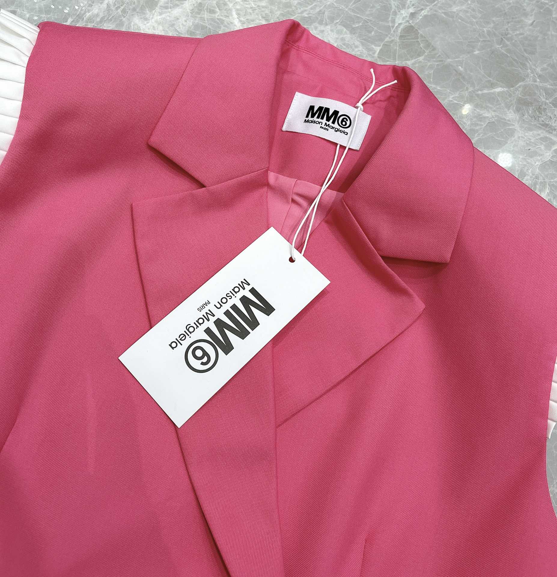 New Exclusive Package: P759 Women’s Suit with Flying-Sleeve Design and Increased Waistline - 图片 3