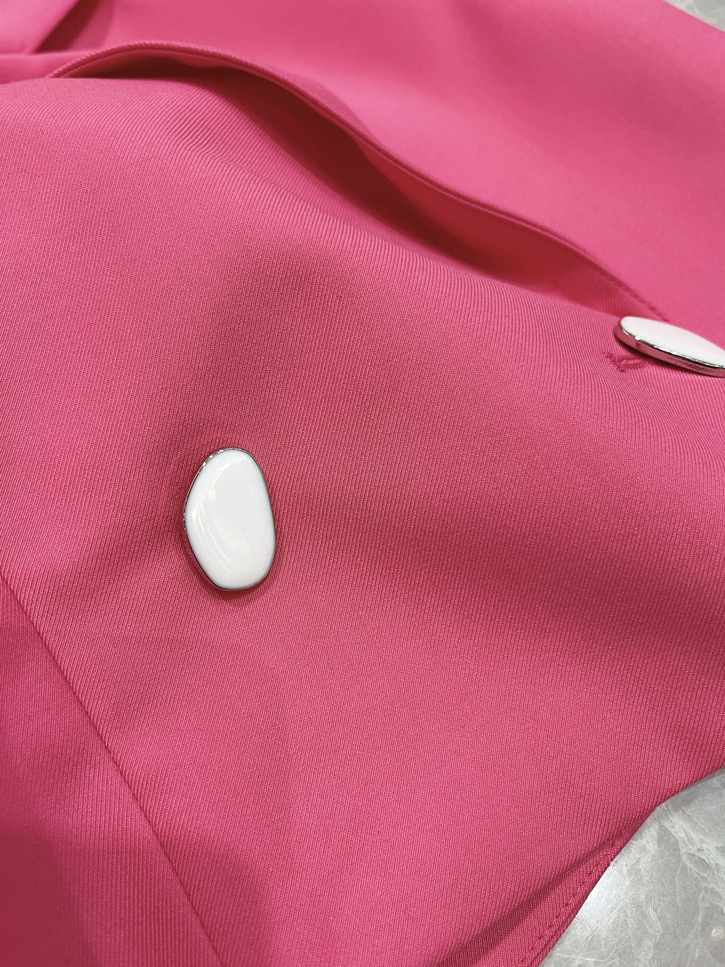 New Exclusive Package: P759 Women’s Suit with Flying-Sleeve Design and Increased Waistline - 图片 5