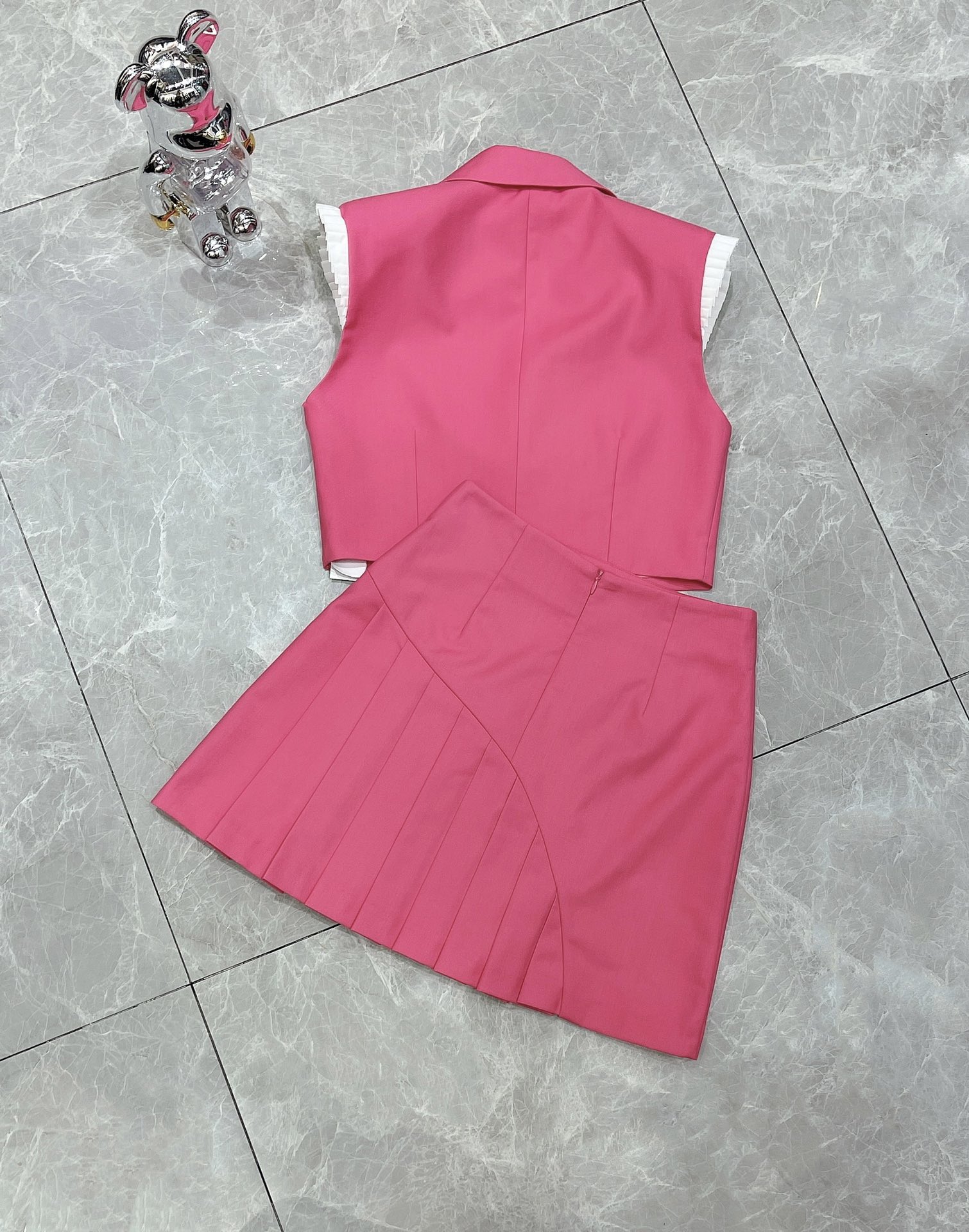 New Exclusive Package: P759 Women’s Suit with Flying-Sleeve Design and Increased Waistline - 图片 2