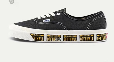 G0 F5 满印logo三色 夏季高街款来袭 Vans Anaheim Factory Authentic 44 万斯 满印底logo黑 橙 浅蓝三色硫化帆布鞋2022春季，Vans官方带来全新三色高热度鞋款，采用Authentic DX为载体，鞋底的满印logo使整双鞋的风格更显高街感，区别市面一成不变的aut风格。