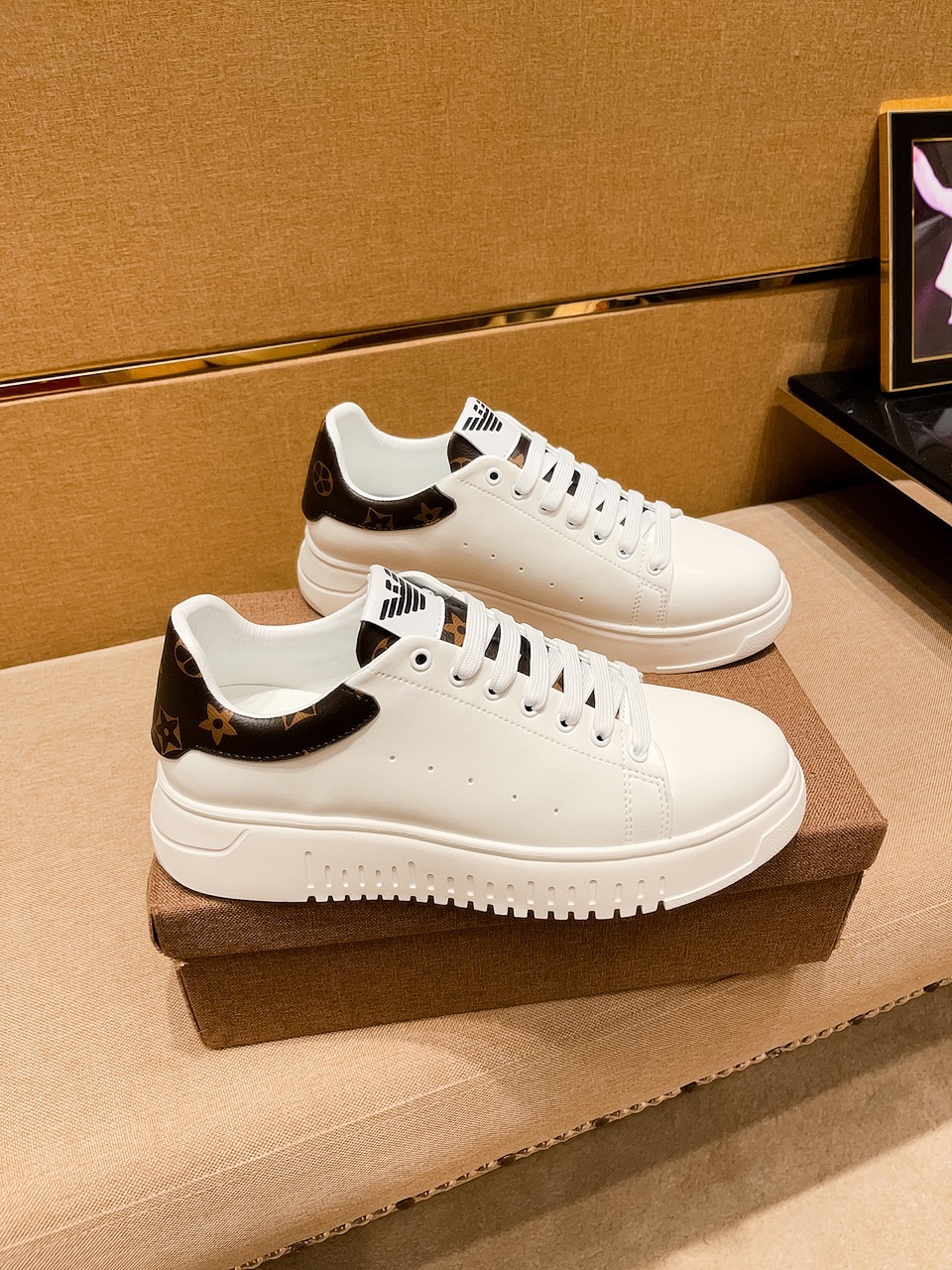 I5   阿玛尼男鞋高端品牌 官网1：1最新力作：鞋面采用意大利进口头层牛皮搭配舒适透气内里➕原版防滑耐磨大底制作 ，让行走更加便捷舒适，惊世之作，与官方的质量相比美的1：1复刻[色]打造时尚个性衬托你的与众不同潮男必备!经典