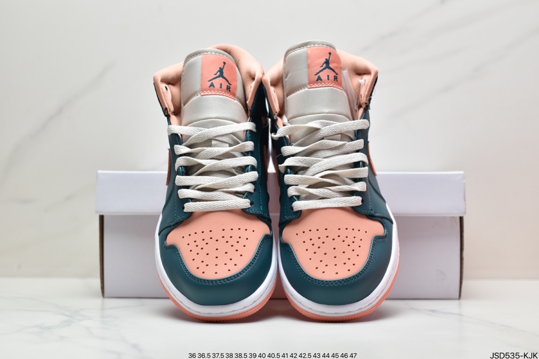 200 耐克Air Jordan 1 Shadow 无疑是 Air Jordan 系列BQ6472