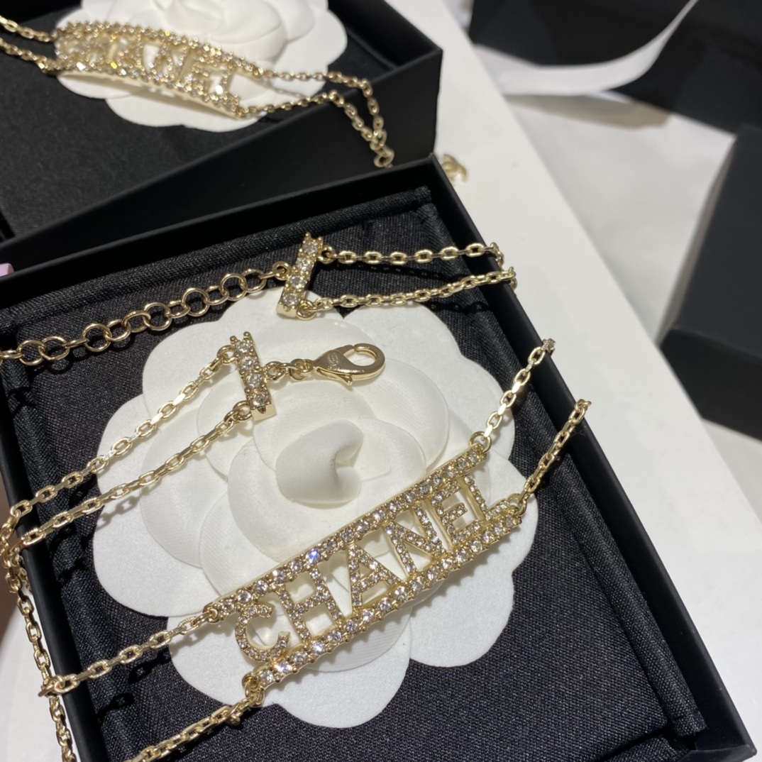 Chrome Hearts 𝐂𝐡@𝐧𝐞𝐥 晶 钻字母首饰