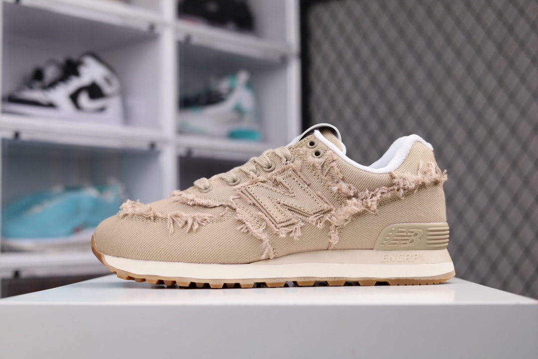 G5 全套尘袋及说明书采用环保耐磨牛仔帆布鞋面材质三层组合大底,中底嵌入搭载功能性 ENCAP缓震中底 明星李瑜美、吴涟序、张员瑛明星同款2022ss全新跨界合作复古做旧设计，全新跨界合作，意大利奢侈品牌Miu Miu x NB新百伦New Balance 574系列低帮经典复古休闲运动慢跑鞋988BD