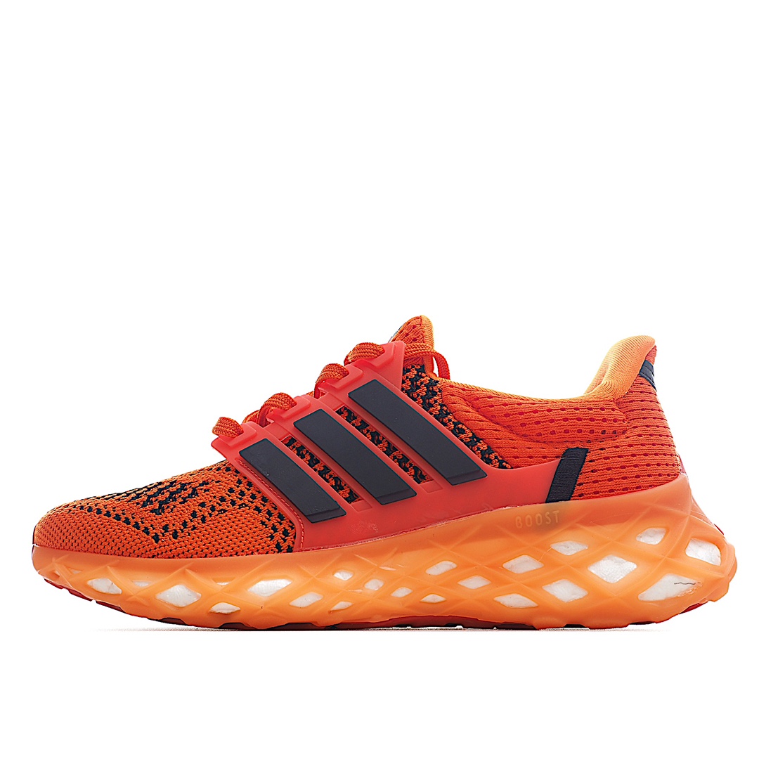 G0 公司级别 Adidas Ultra Boost DNA Web UB 8.0网系列低帮袜套式针织鞋面休闲运动慢跑鞋 橙黑色GZ K0 0以 Ultra Boost 鞋款为蓝本打造了全新的鞋款，既有着传统的舒适脚感，还进一步完善了功能性。以通体打造，视觉效果十分清新，相当适合当下季节穿着，绝对可以让你成为街上最靓的仔。鞋面为跑者配备了 Primeknit 鞋面，弹性与包裹都进行了升级，在运动时更好地保护你的双脚。侧身处经典的三道杠 Logo 以黑色呈现，使整体造型更加和谐。最后以搭载全掌 Boost 的中底收尾，保证软弹舒适的脚感，并且还使用了橡胶框将 Boost 材质进行包裹，让整体的耐用性提高了不少。