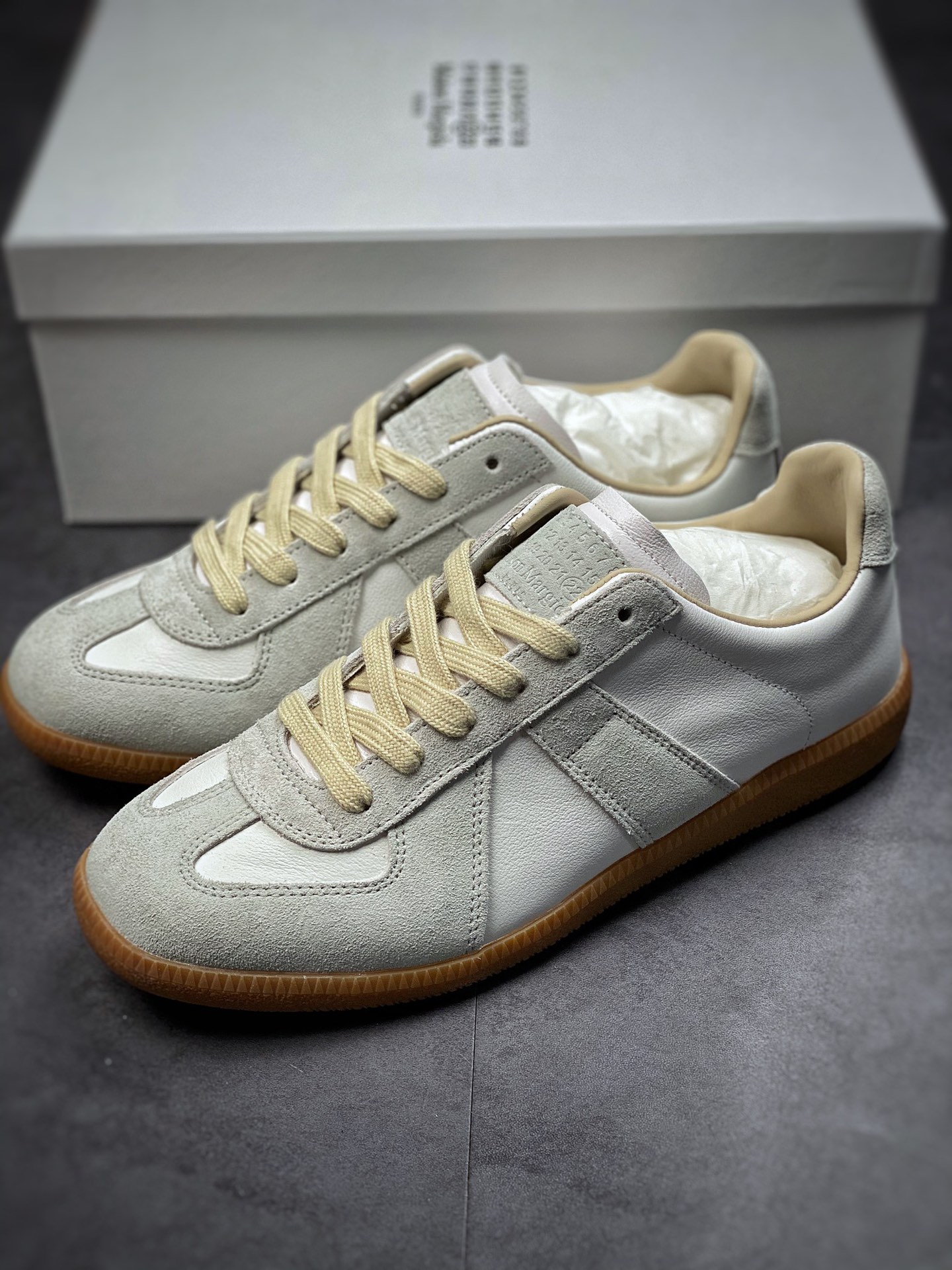 220   Classic Replica Leather Low sneaker经典绅士德训平底百搭板鞋S57WS0236