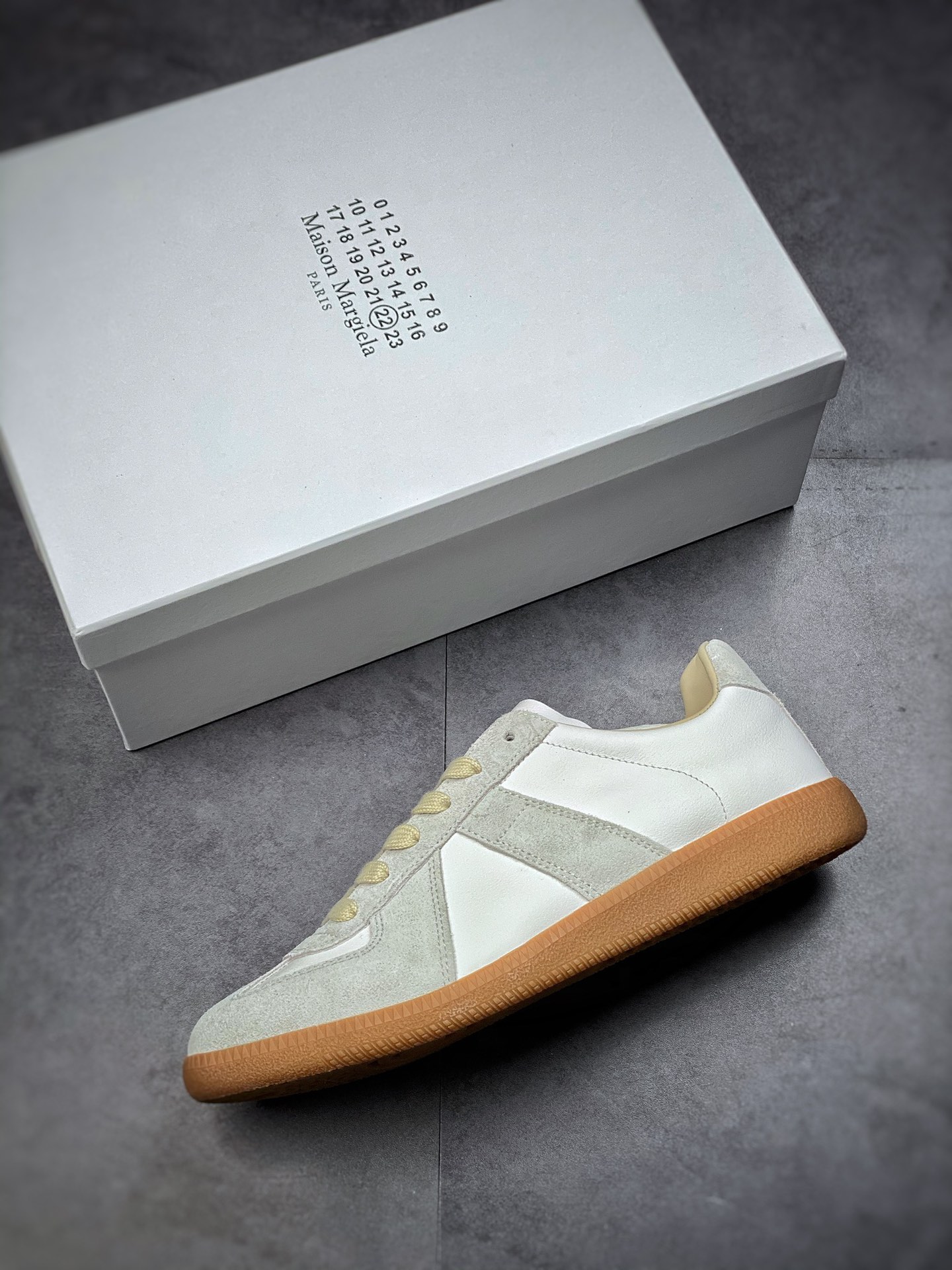 220   Classic Replica Leather Low sneaker经典绅士德训平底百搭板鞋S57WS0236