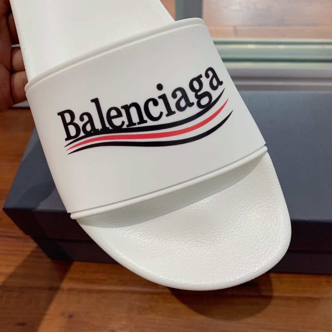 Balengiacig*经典拖鞋一比