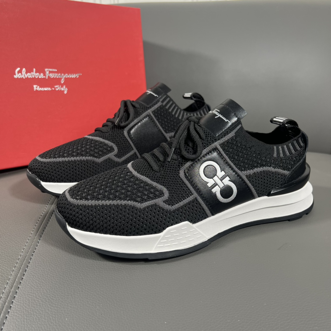 I5  菲拉格慕顶级代购🔍🔍男士2022HK专柜同步发售数!男码38-44意大利进口牛皮+原厂定制特殊印花材料，鞋底：原厂特供原版底，独家活动成型底超级舒适，原厂跟单货，🔍🔍高品质，💪细节决定品质、我们只为用心做好鞋，可随意进出专柜，欢迎对比🇮🇹