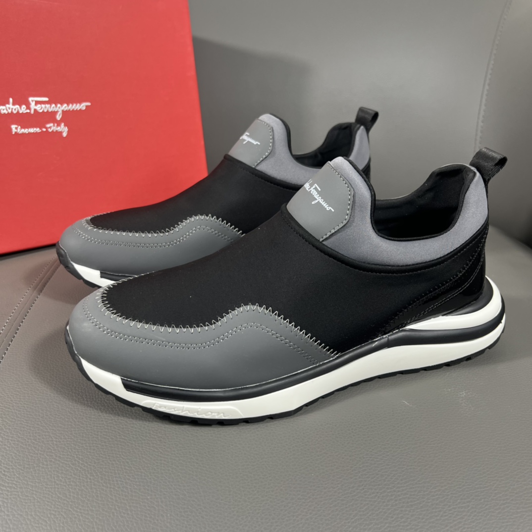 I5  菲拉格慕顶级代购🔍🔍男士2022HK专柜同步发售数!男码38-44意大利进口牛皮+原厂定制特殊印花材料，鞋底：原厂特供原版底，独家活动成型底超级舒适，原厂跟单货，🔍🔍高品质，💪细节决定品质、我们只为用心做好鞋，可随意进出专柜，欢迎对比🇮🇹