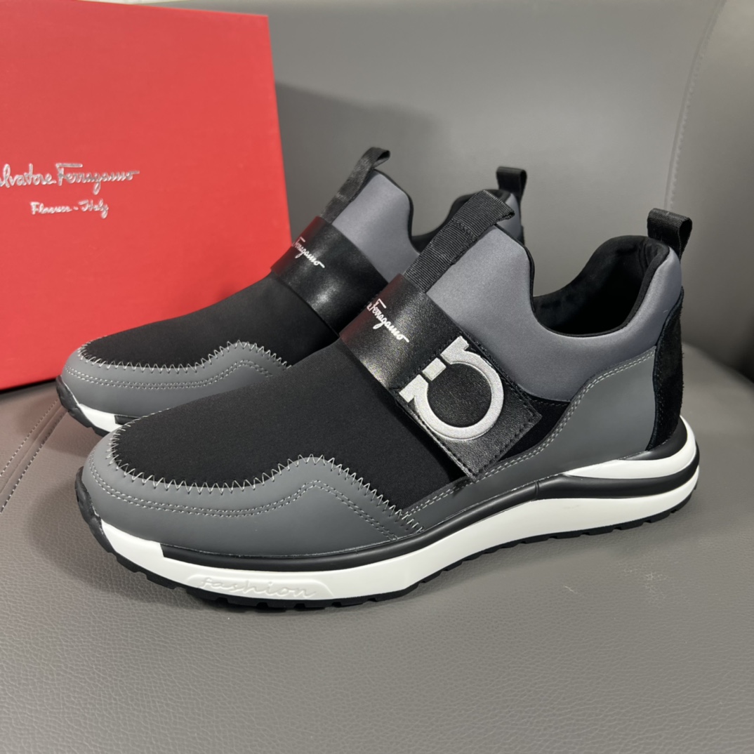 I5  菲拉格慕顶级代购🔍🔍男士2022HK专柜同步发售数!男码38-44意大利进口牛皮+原厂定制特殊印花材料，鞋底：原厂特供原版底，独家活动成型底超级舒适，原厂跟单货，🔍🔍高品质，💪细节决定品质、我们只为用心做好鞋，可随意进出专柜，欢迎对比🇮🇹