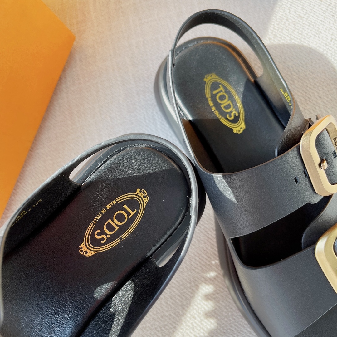Luxurious Todd’s Summer Sandals in Italian Leather with Branded Details - 图片 5