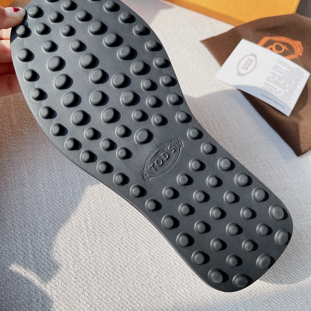 Luxurious Todd’s Summer Sandals in Italian Leather with Branded Details - 图片 7